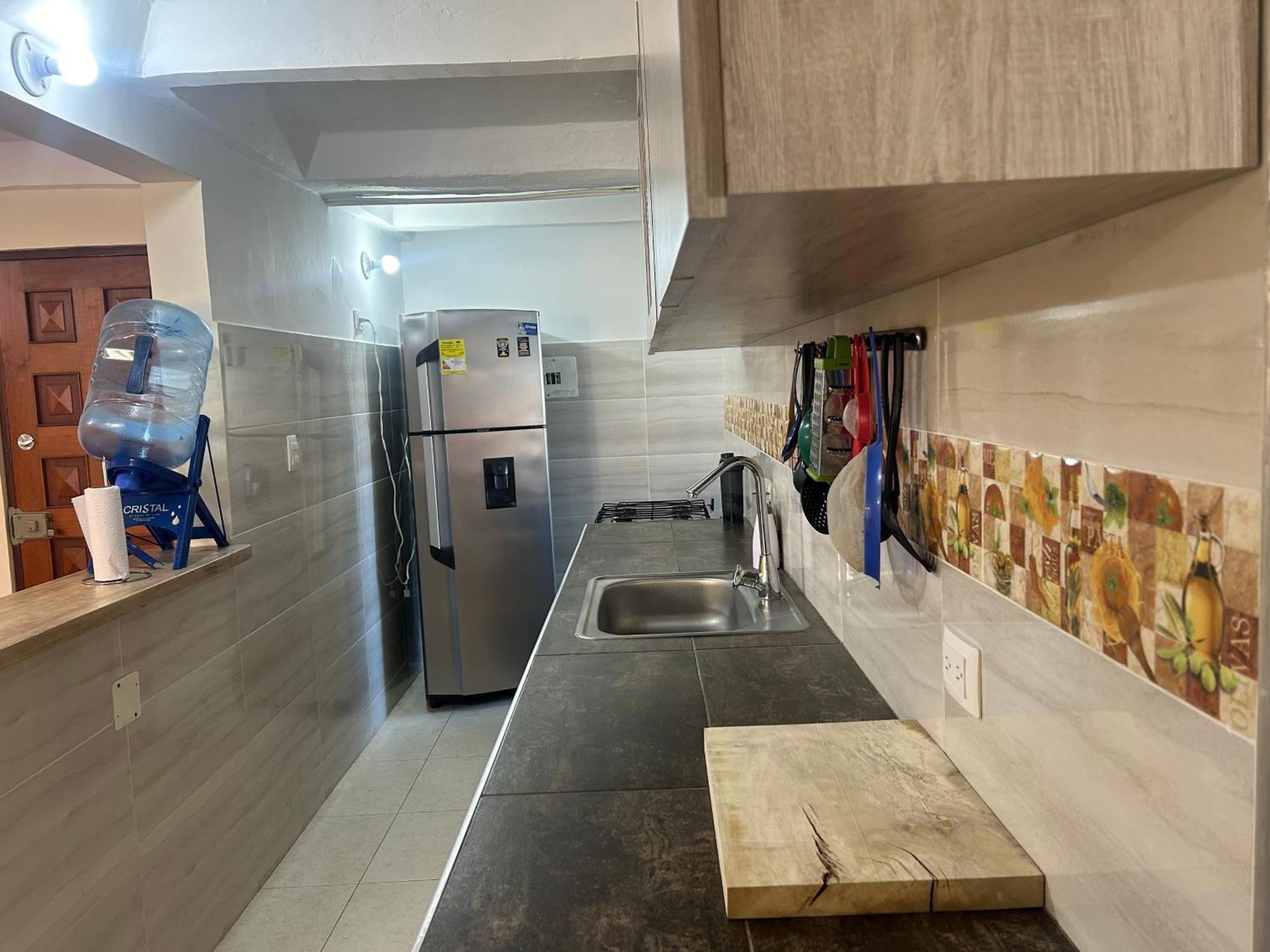Garden Serenity Bunk With Private Bath Near Airport