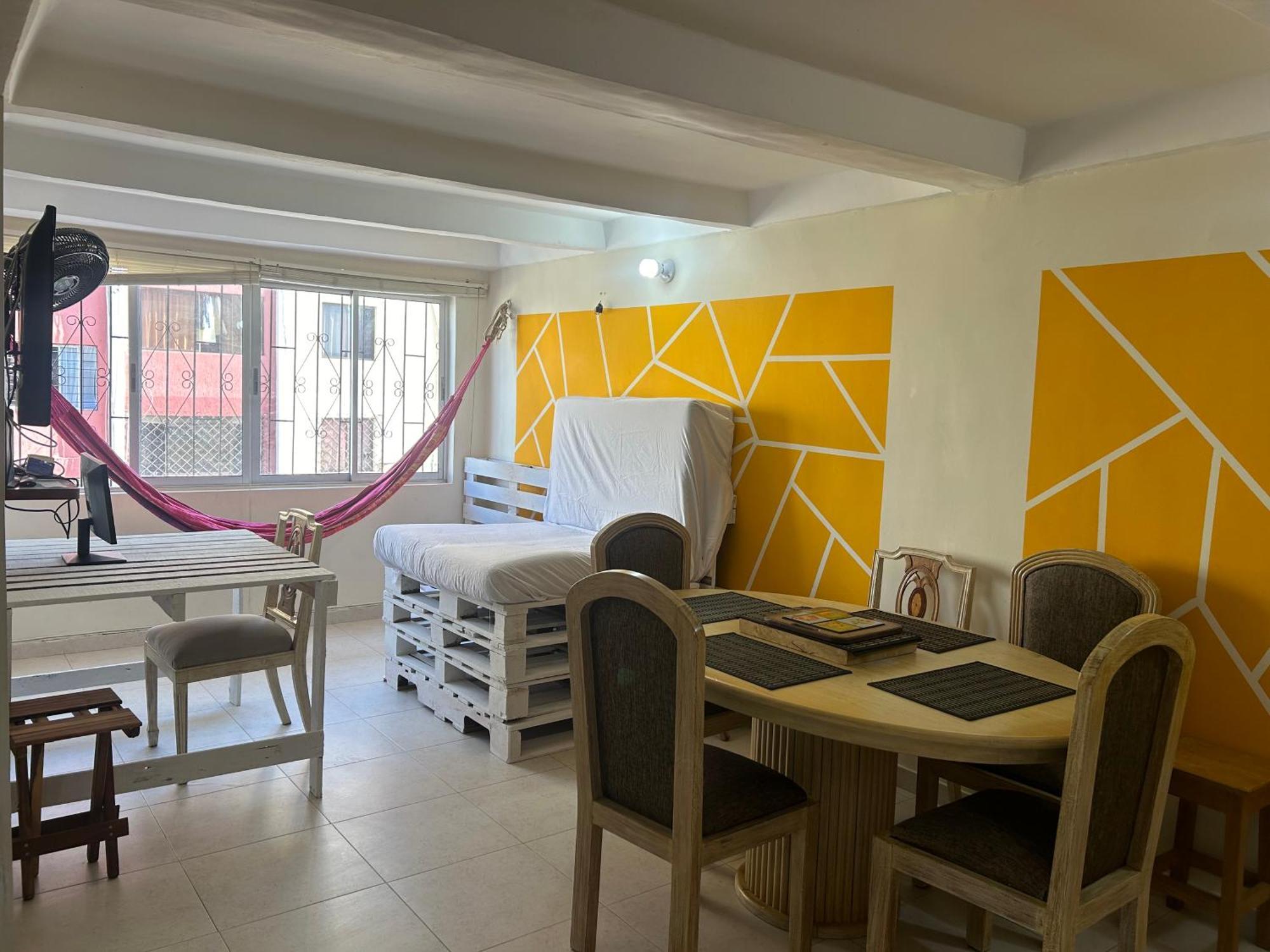 Garden Serenity Bunk With Private Bath Near Airport *