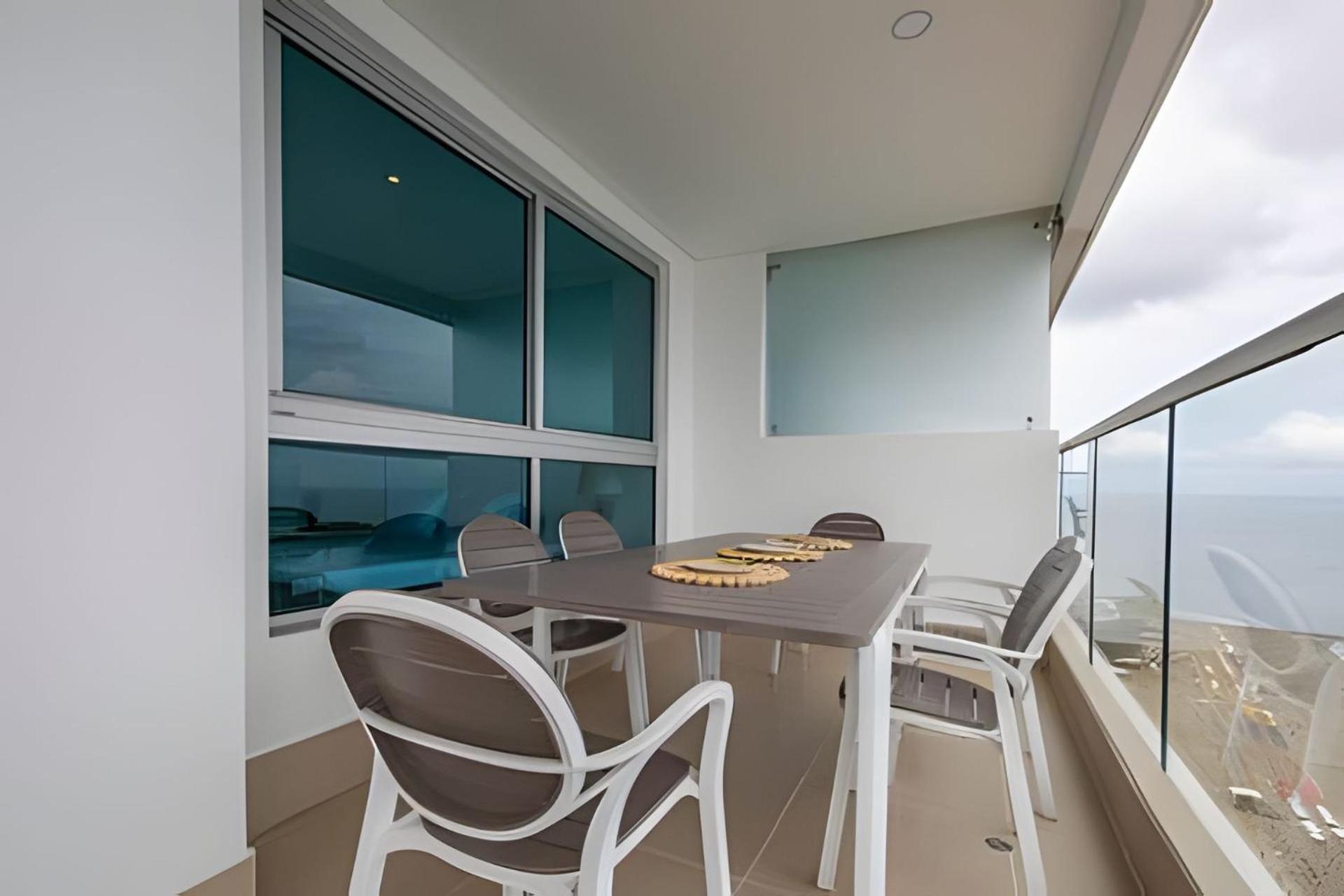 Laurdhomes Lujoso Apto Piso 28 Frente Al Mar, 2bth *
