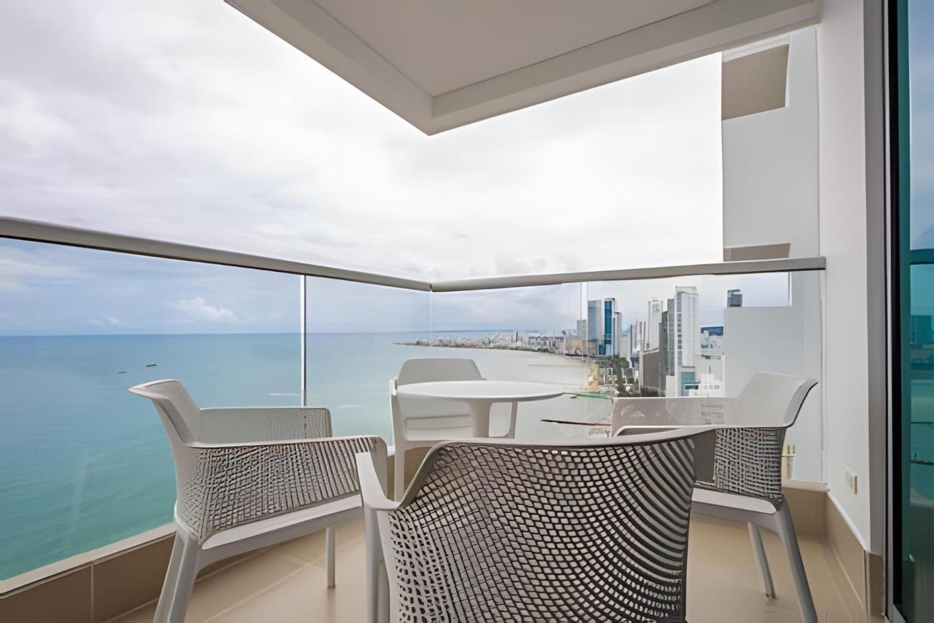 Laurdhomes Lujoso Apto Piso 28 Frente Al Mar, 2bth Apartment