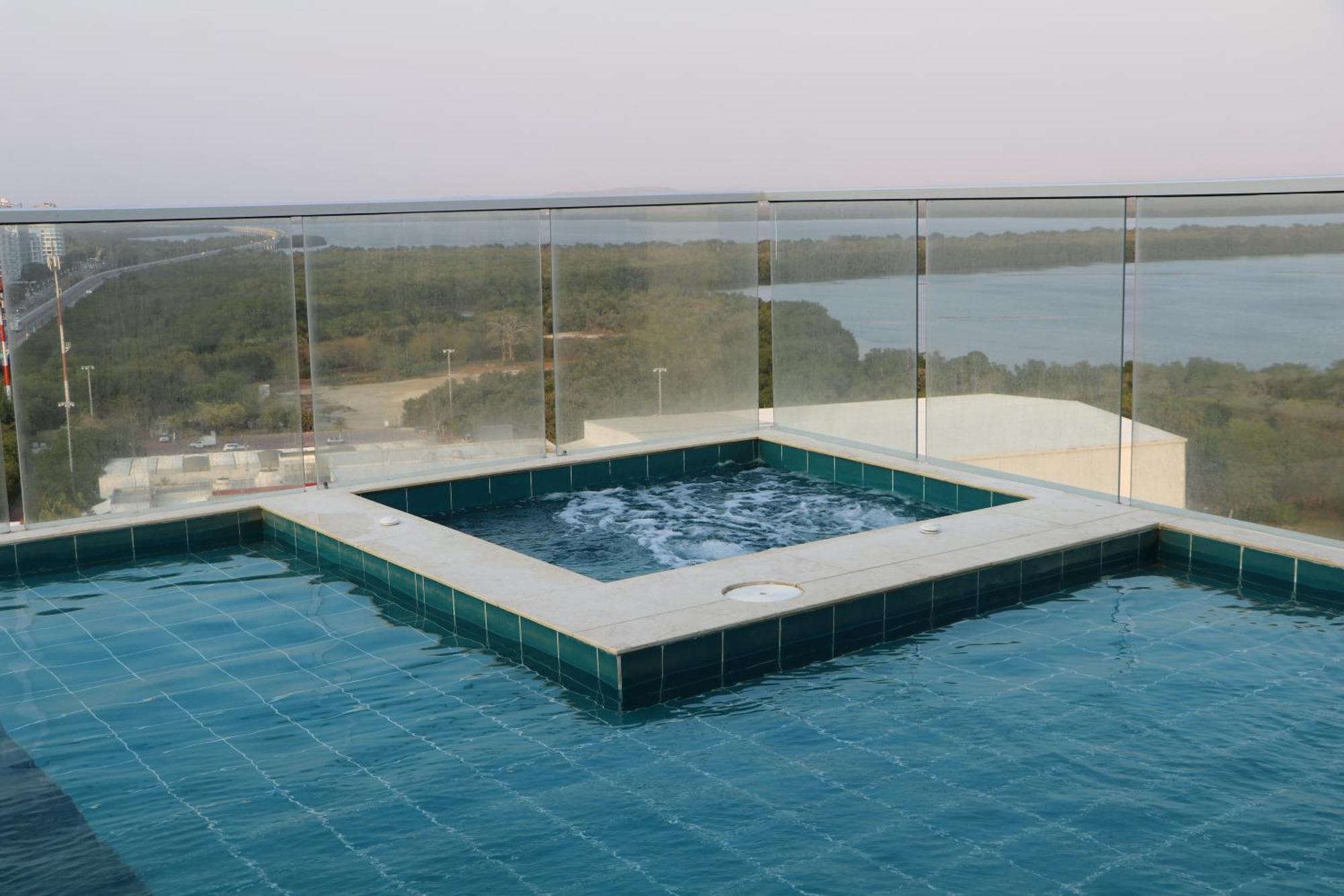 Apartamento De Lujo Frente Al Mar Con Piscina *