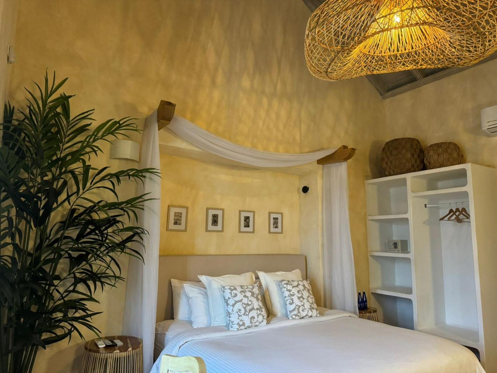 Moet Boutique Adutls Only Hotel 4*