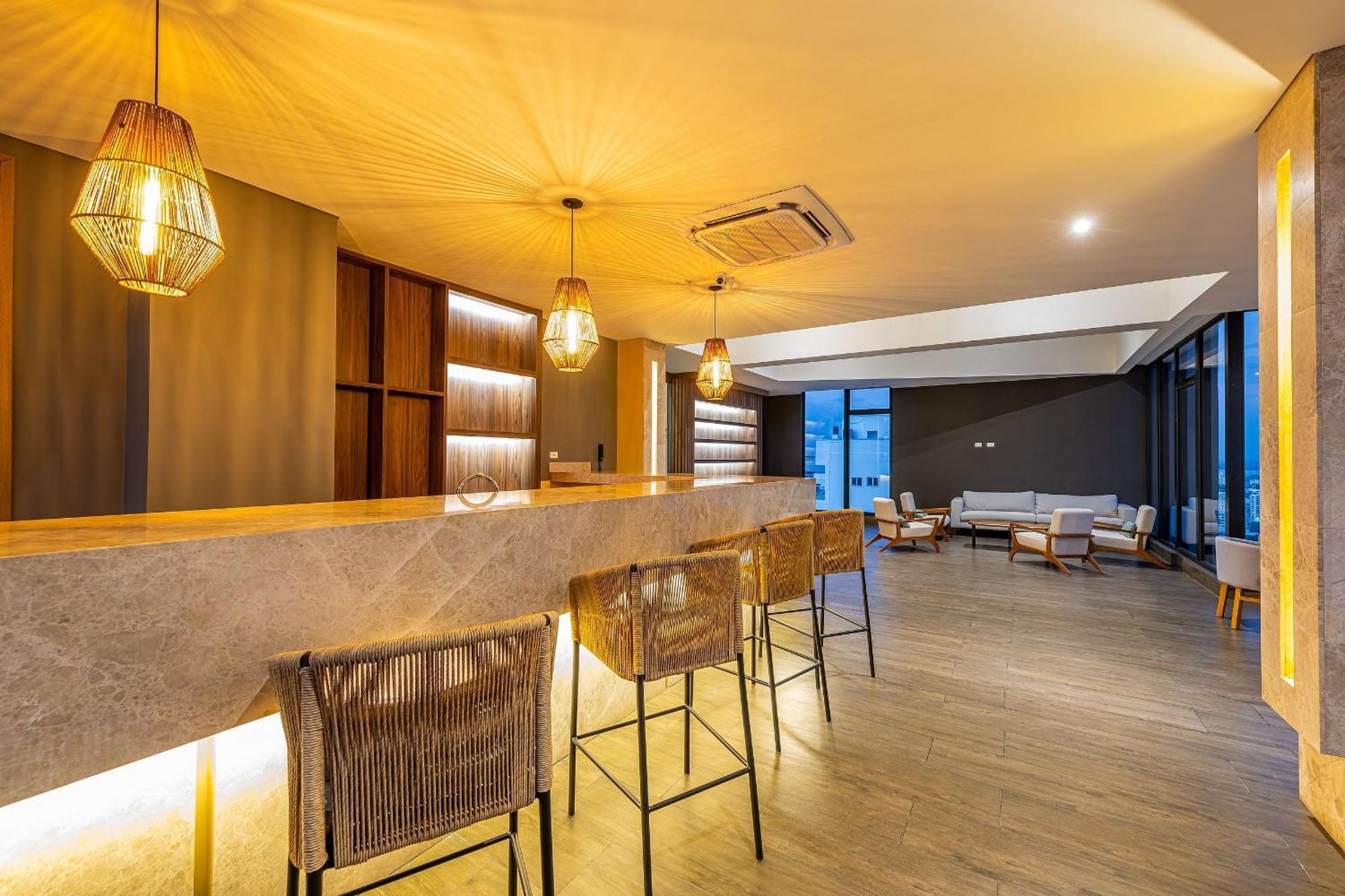 Stunning Sea View And Historic Center 20th Fl/ 2br Apartamento Cartagena
