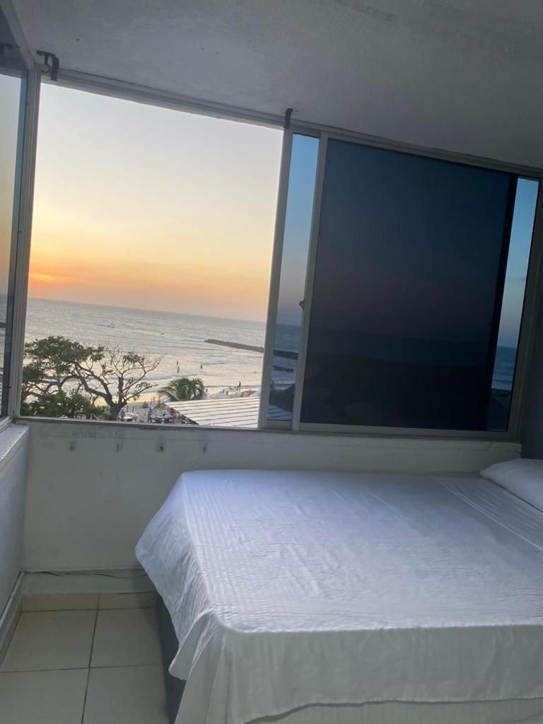 Hermosa Vista Mar Y Ciudad