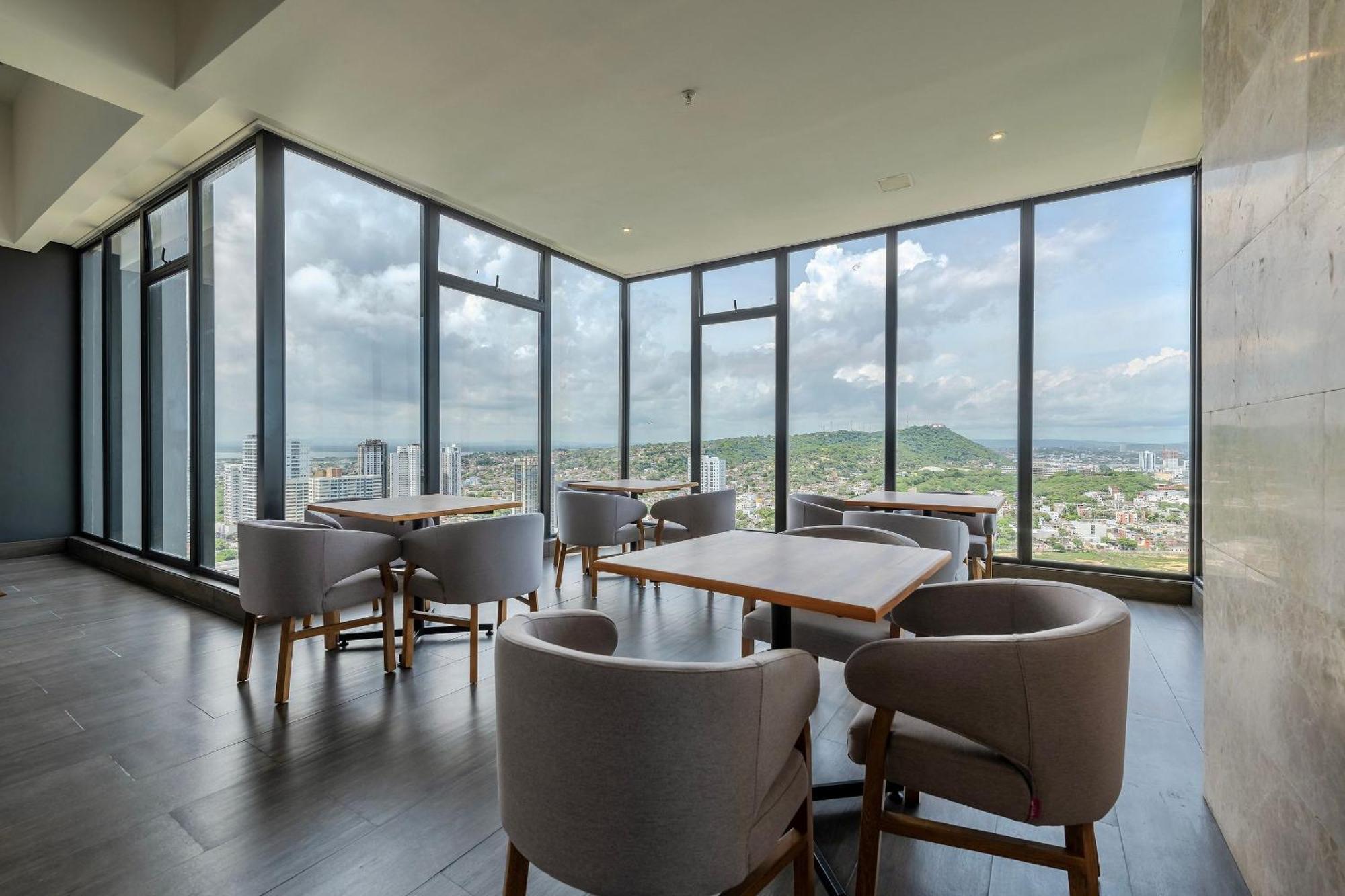 Stunning Sea View And Historic Center 20th Fl/ 2br Apartamento