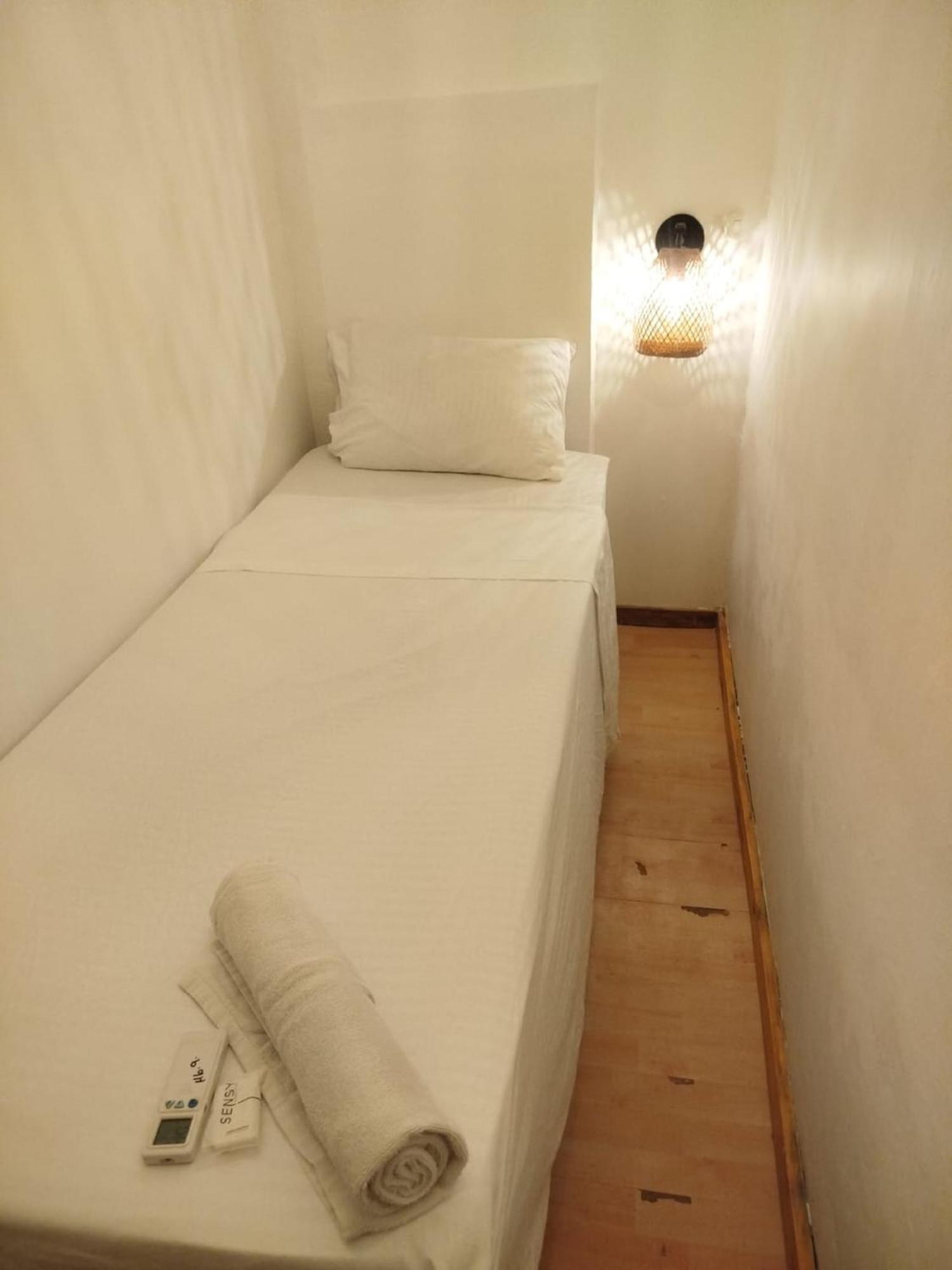 Pensión In - Hb9-b Bed In Mixed Capsule *