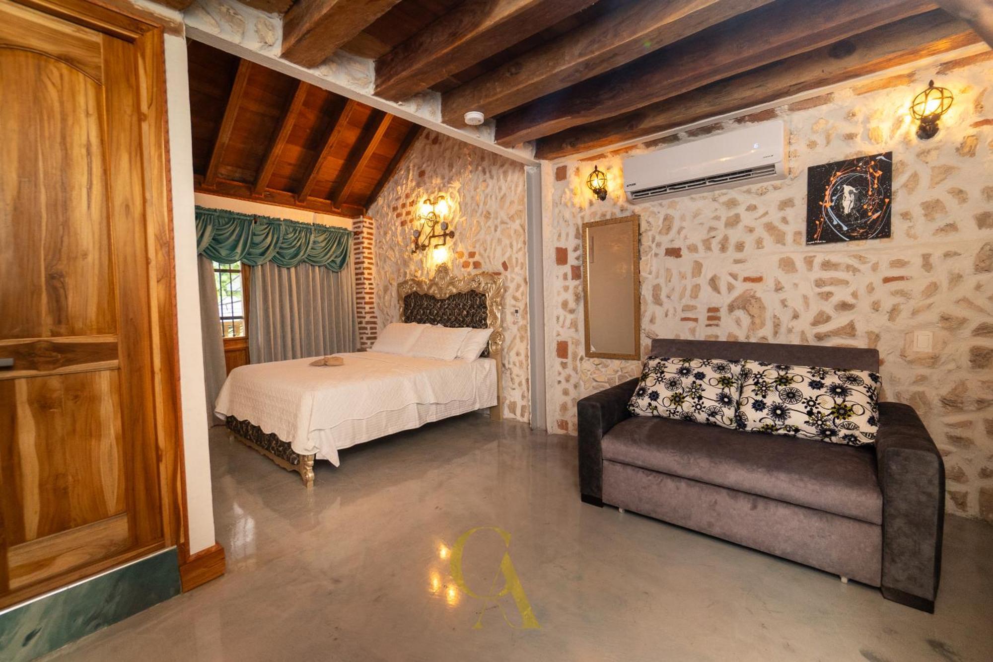 Casa Arce Boutique *