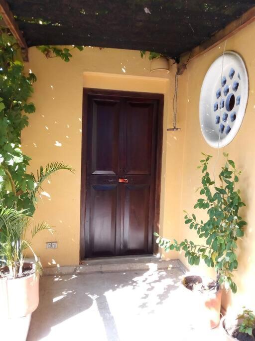 Charming Colonial With Pool, Walled Сasa de vacaciones *