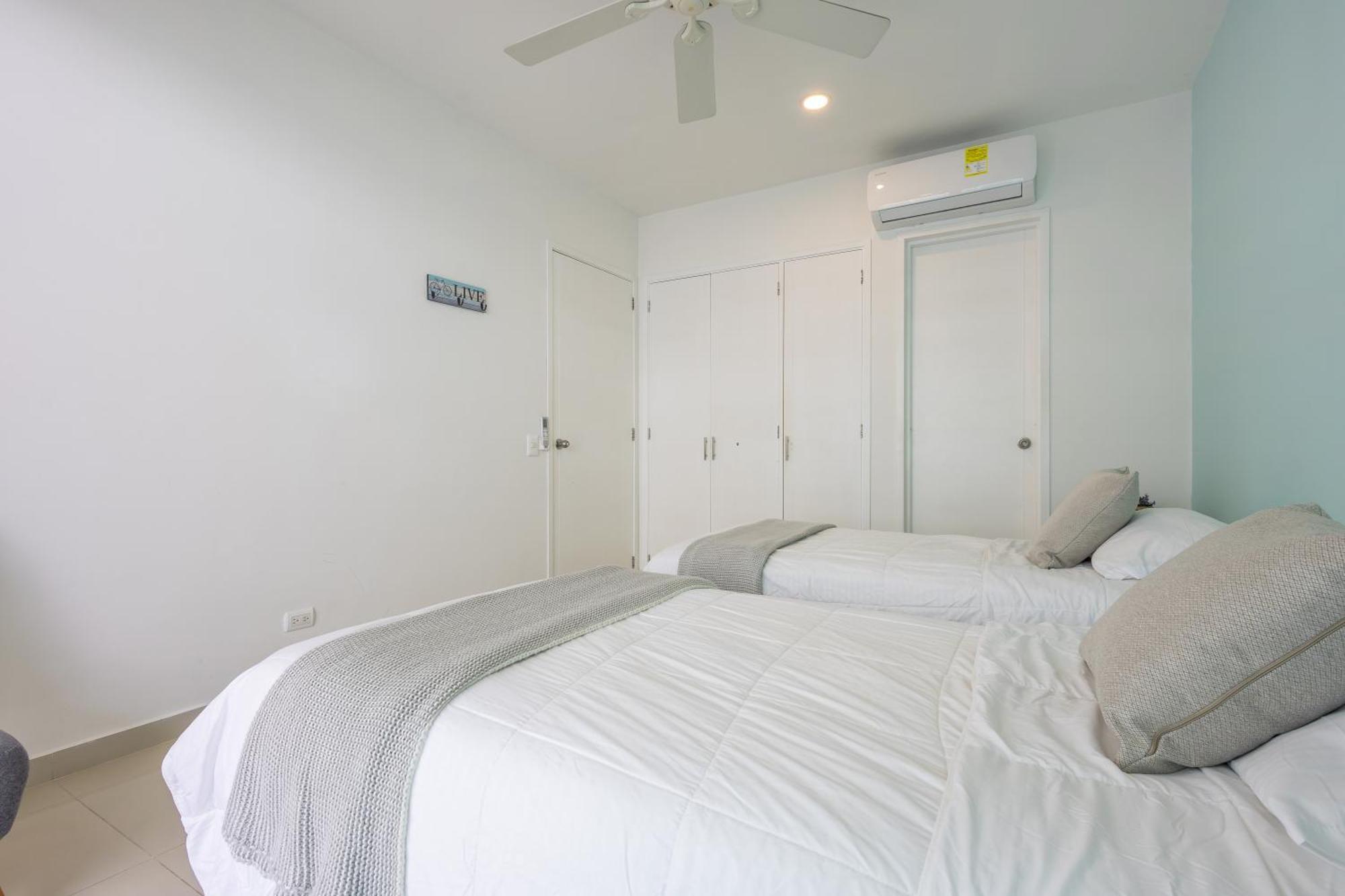 Morros Pelican Summer - Livin Colombia Apartment *
