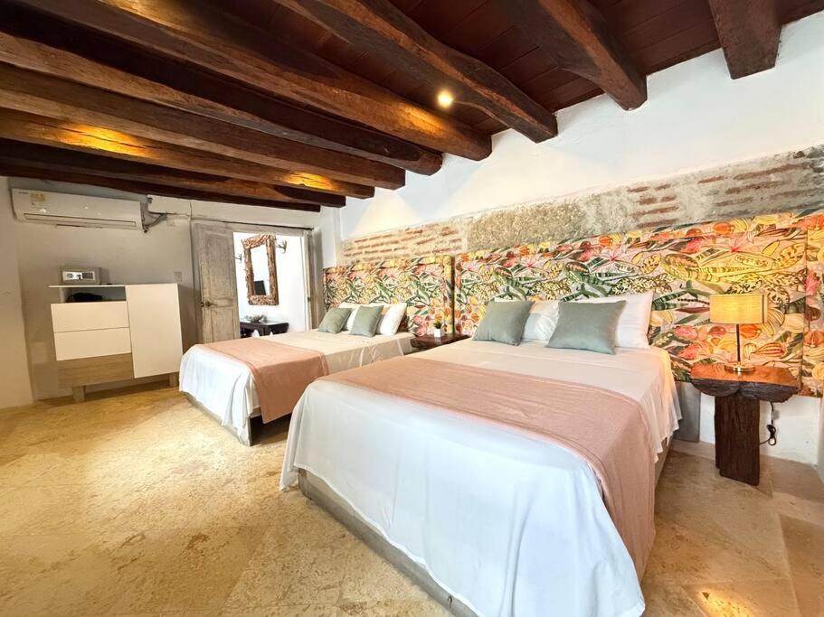 Casa Mayor, Aldaba Selection * Cartagena