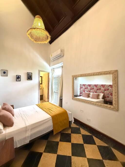 Casa Mayor, Aldaba Selection * Cartagena