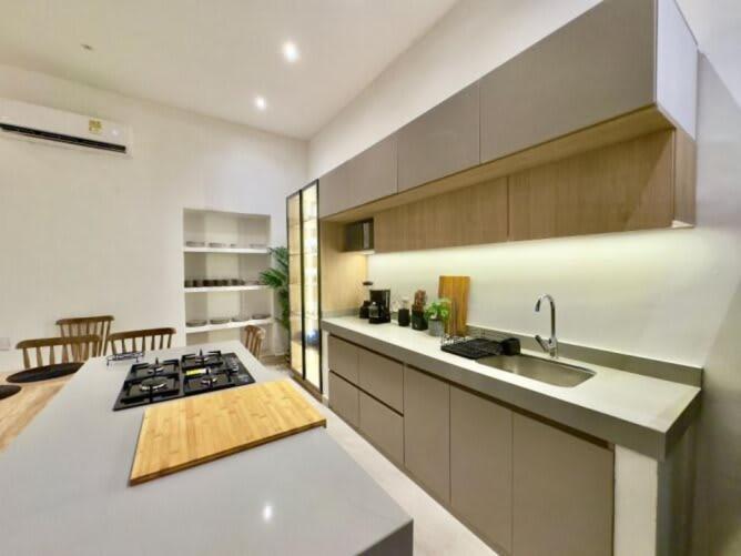 Apartment Prestigious House Wtih Fantastic Pool In Ctg