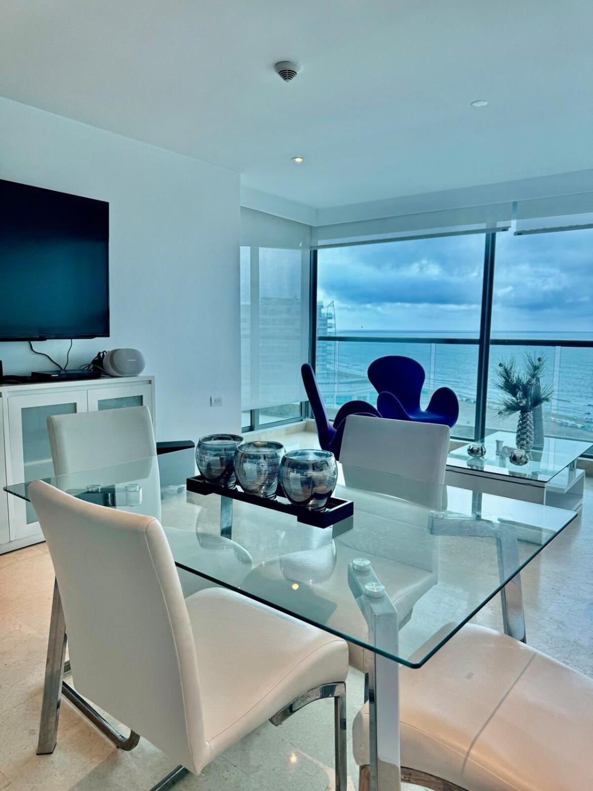 Beautiful 2 Bedroom Ocean View In * Cartagena