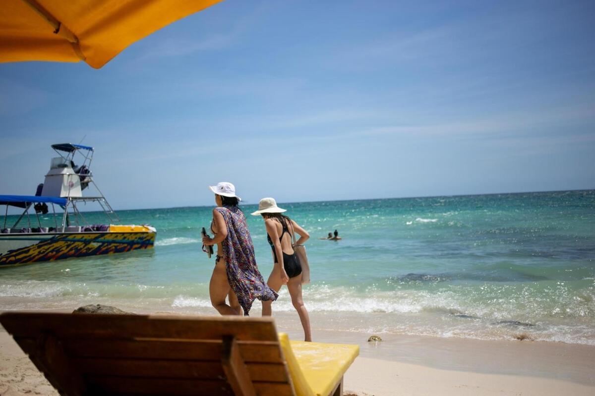 Beautiful Facing The Caribbean Sea! *