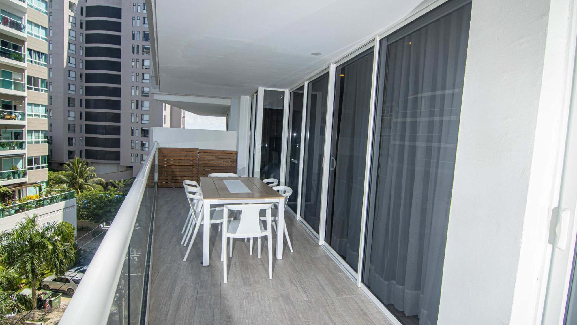 New & Comfortable In Cielo Mar