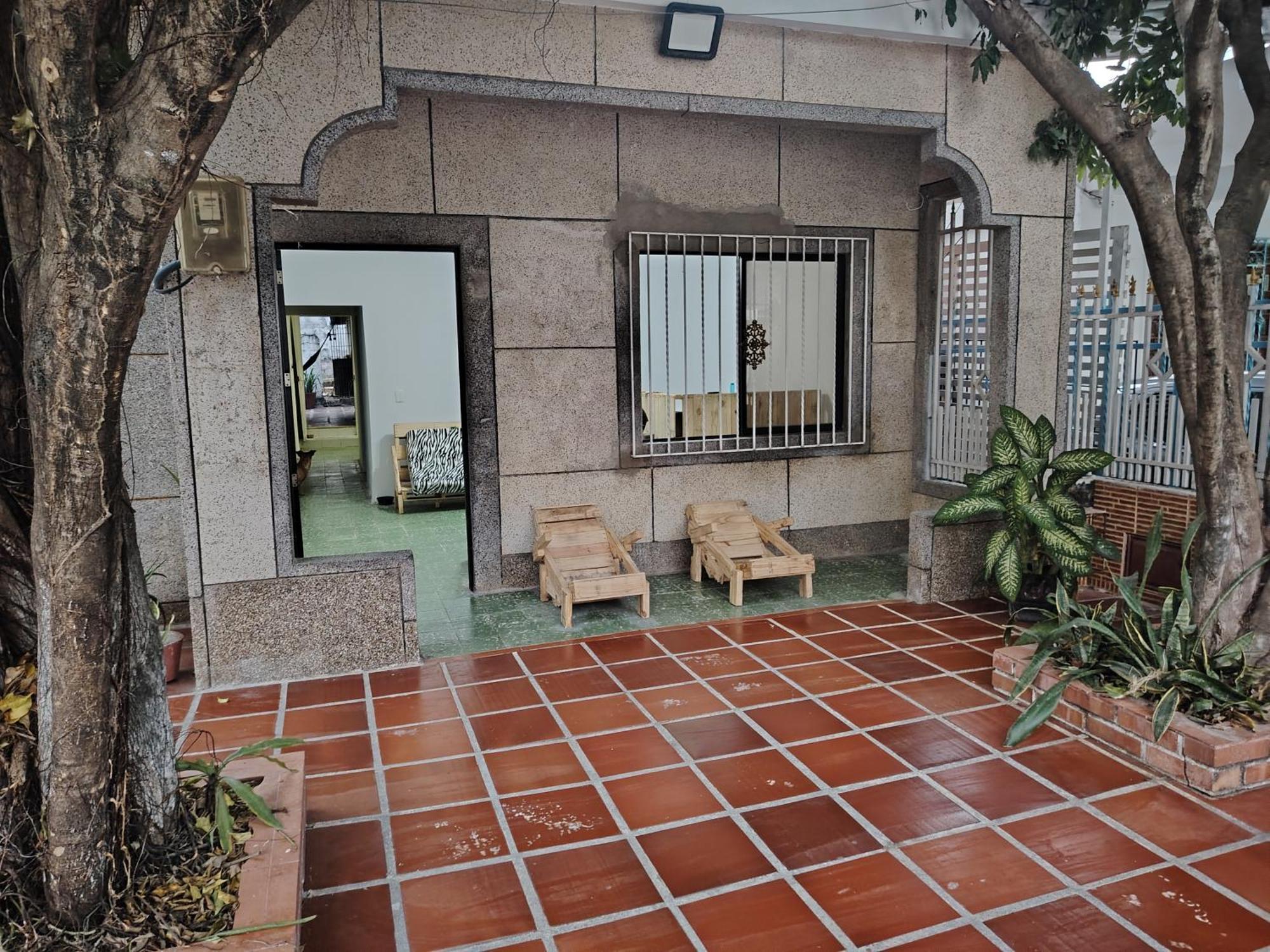 Casa Yamulemao Pensión *