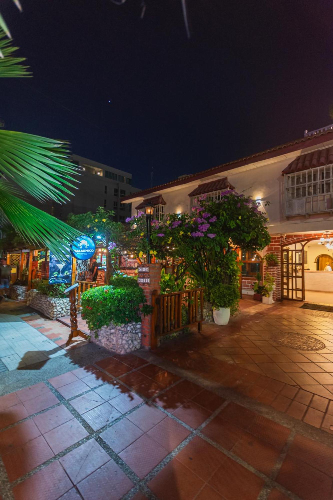 Hotel Baluarte Coast