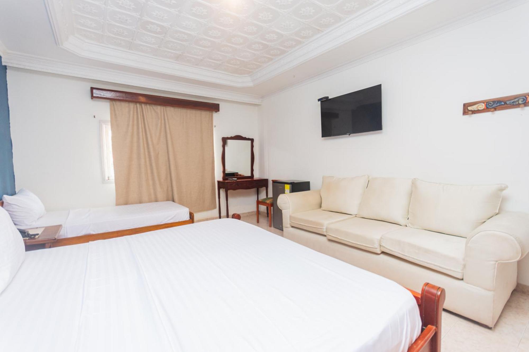 Hotel Baluarte Coast 3*