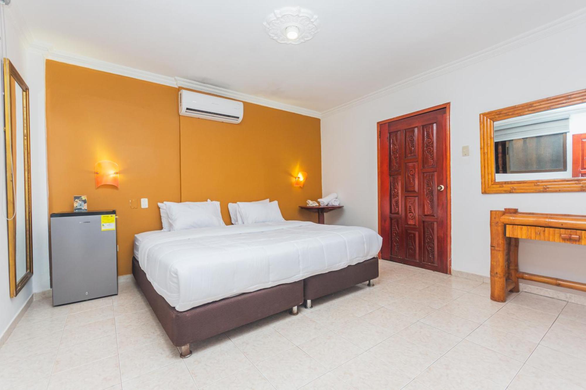 Hotel Baluarte Coast