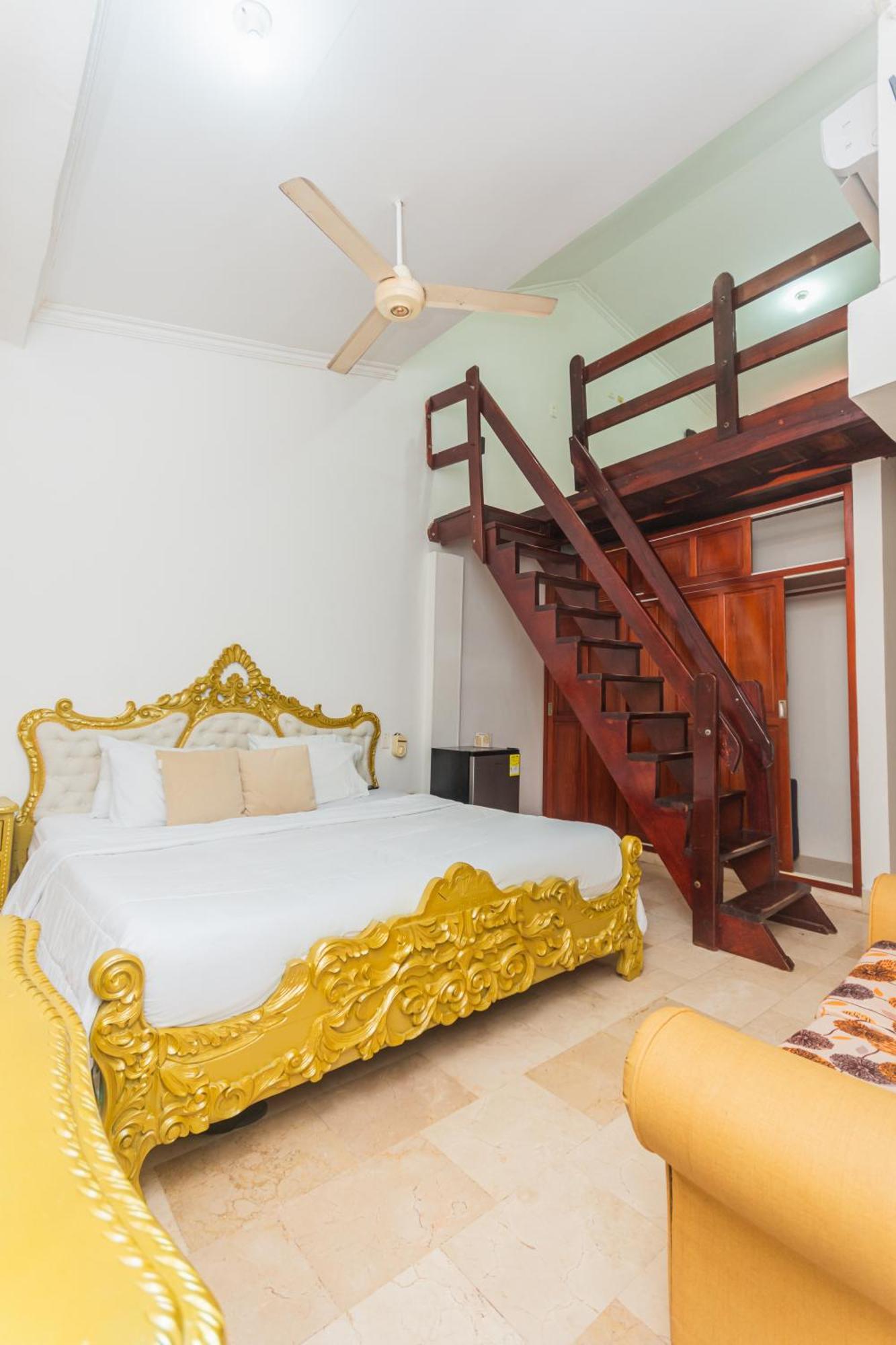 Hotel Baluarte Coast 3*