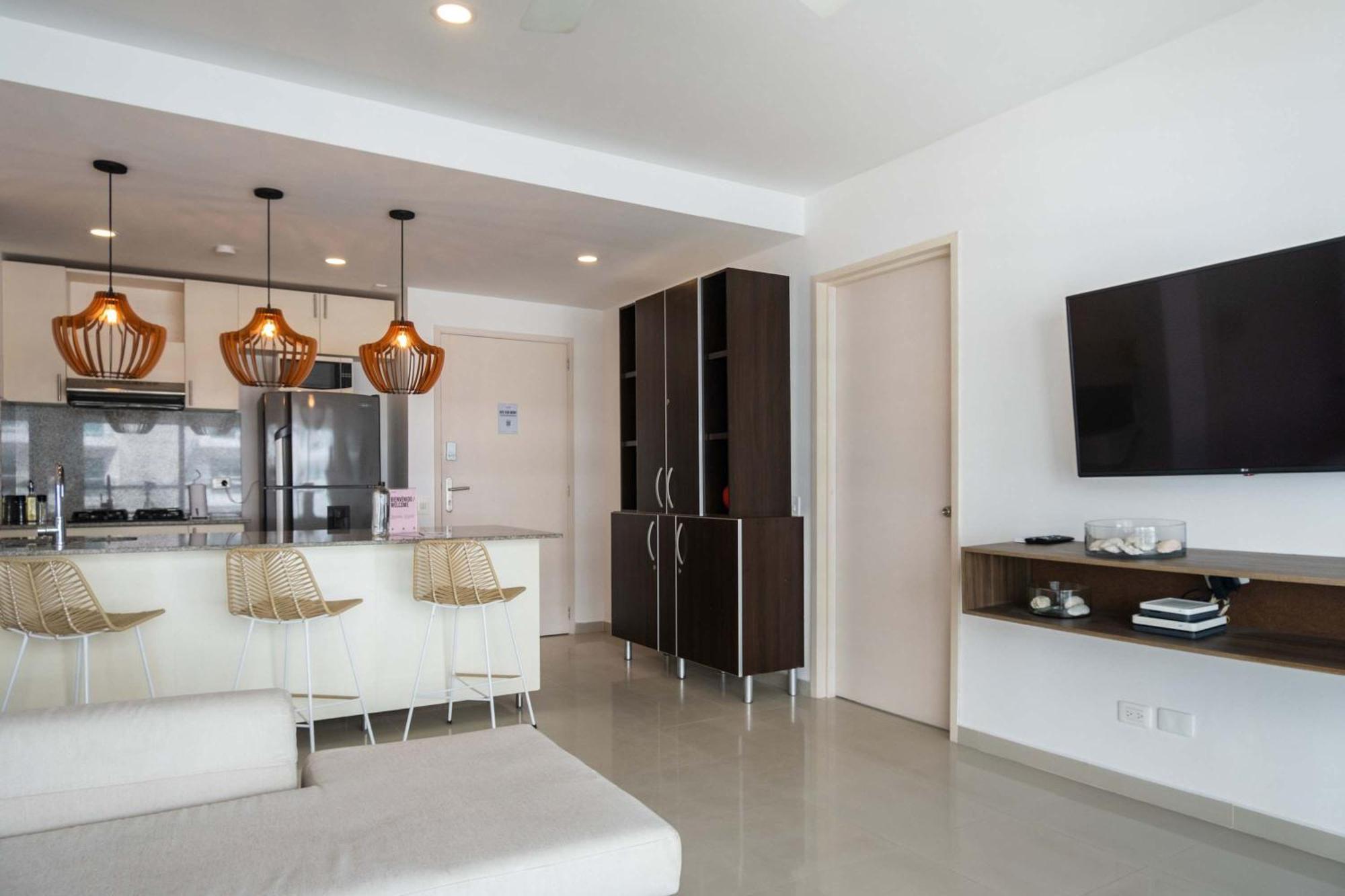 Impeccable 2br With Charming Balcony In Sunset * Cartagena
