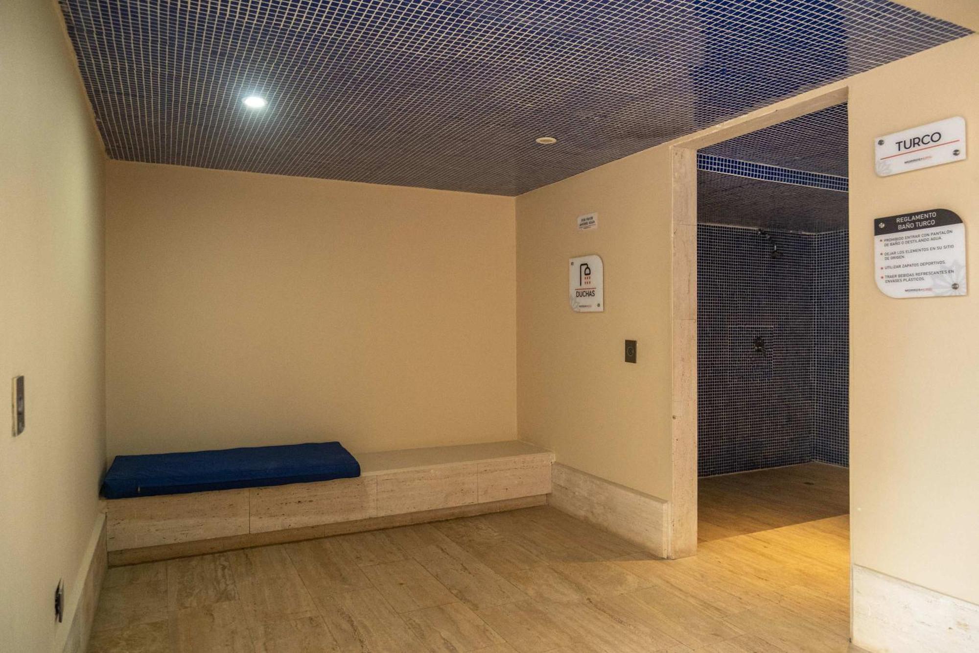 Impeccable 2br With Charming Balcony In Sunset