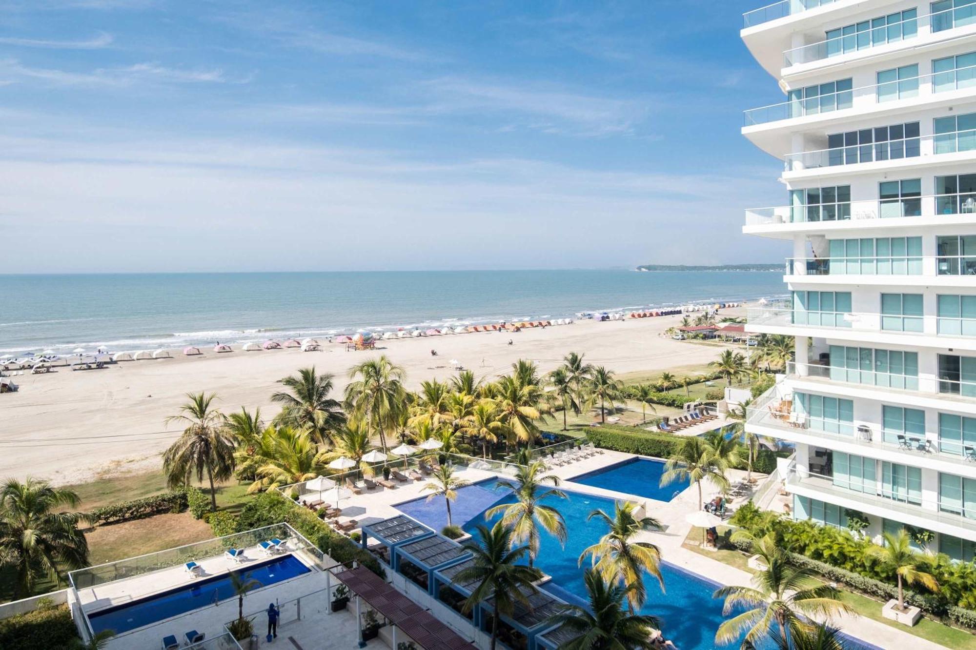 Impeccable 2br With Charming Balcony In Sunset