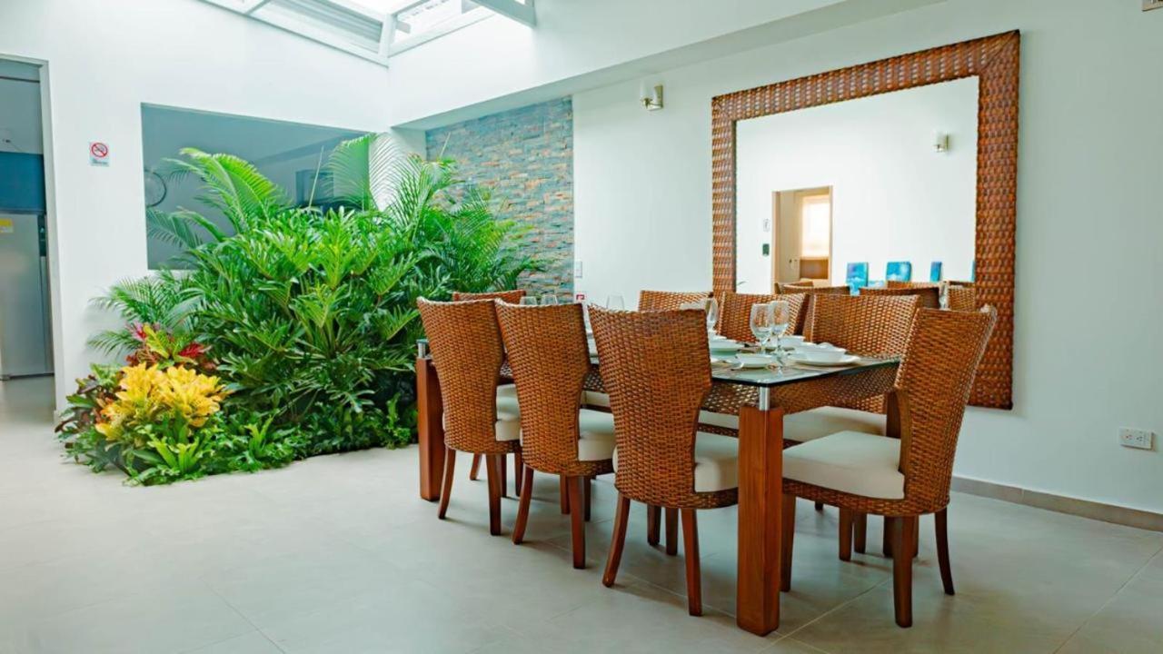 Casa De La Cuarta Guayacan Blue Bed & Breakfast *