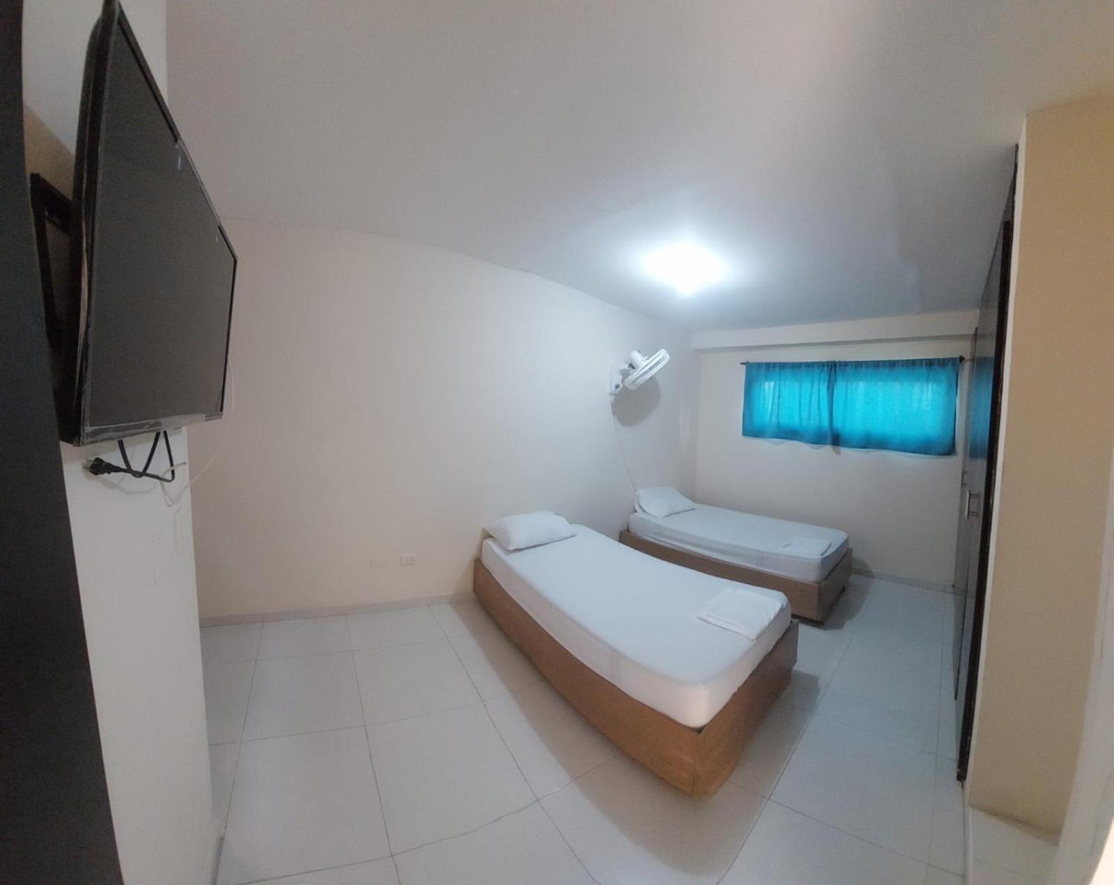 Hostal Alpes *