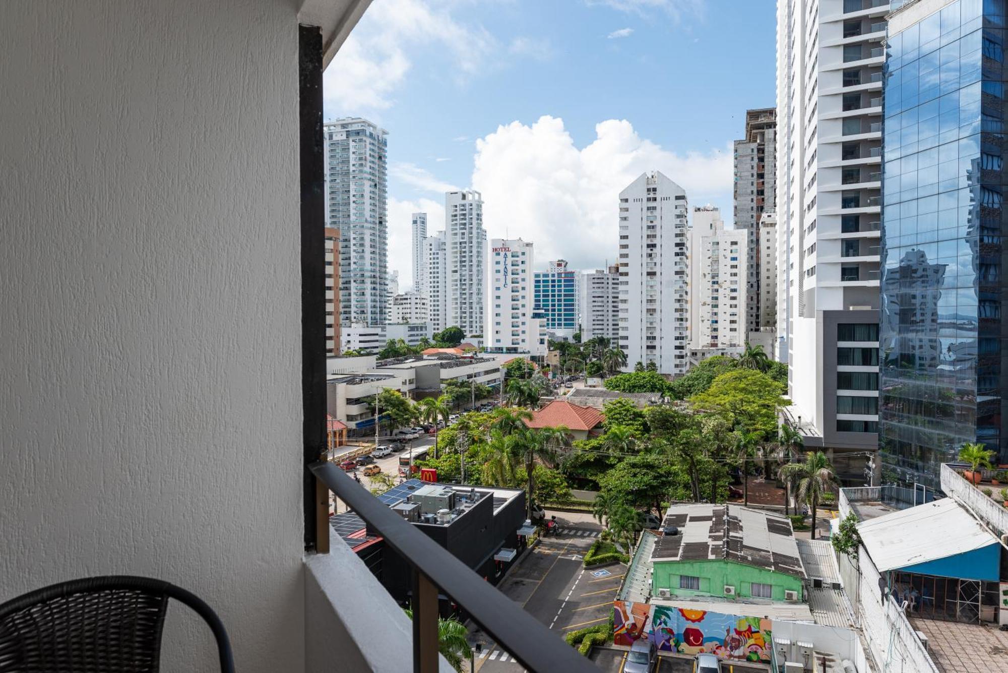 Apartamento En Bocagrande - Piscina, Jacuzzi Y Mar