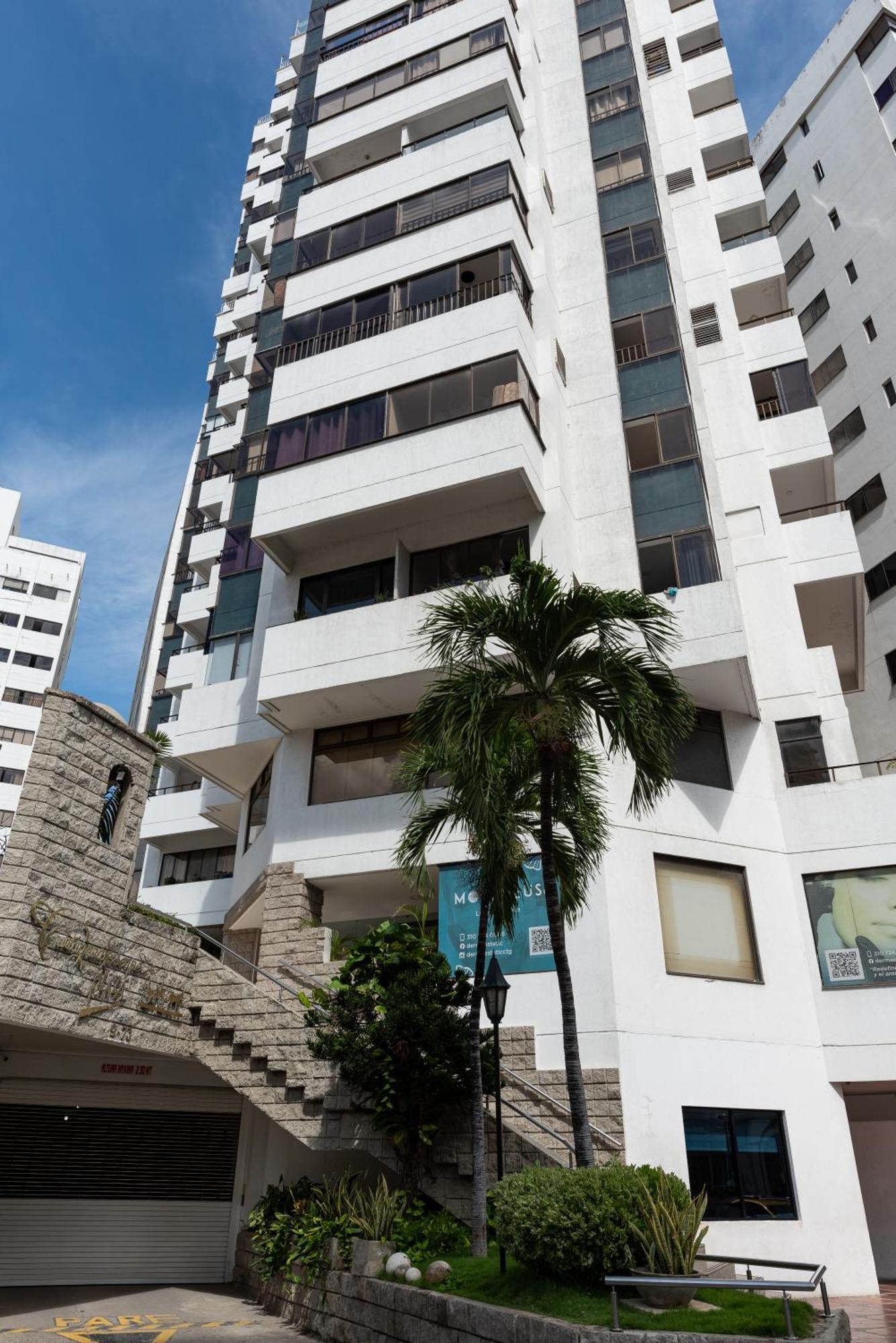Apartamento En Bocagrande - Piscina, Jacuzzi Y Mar *