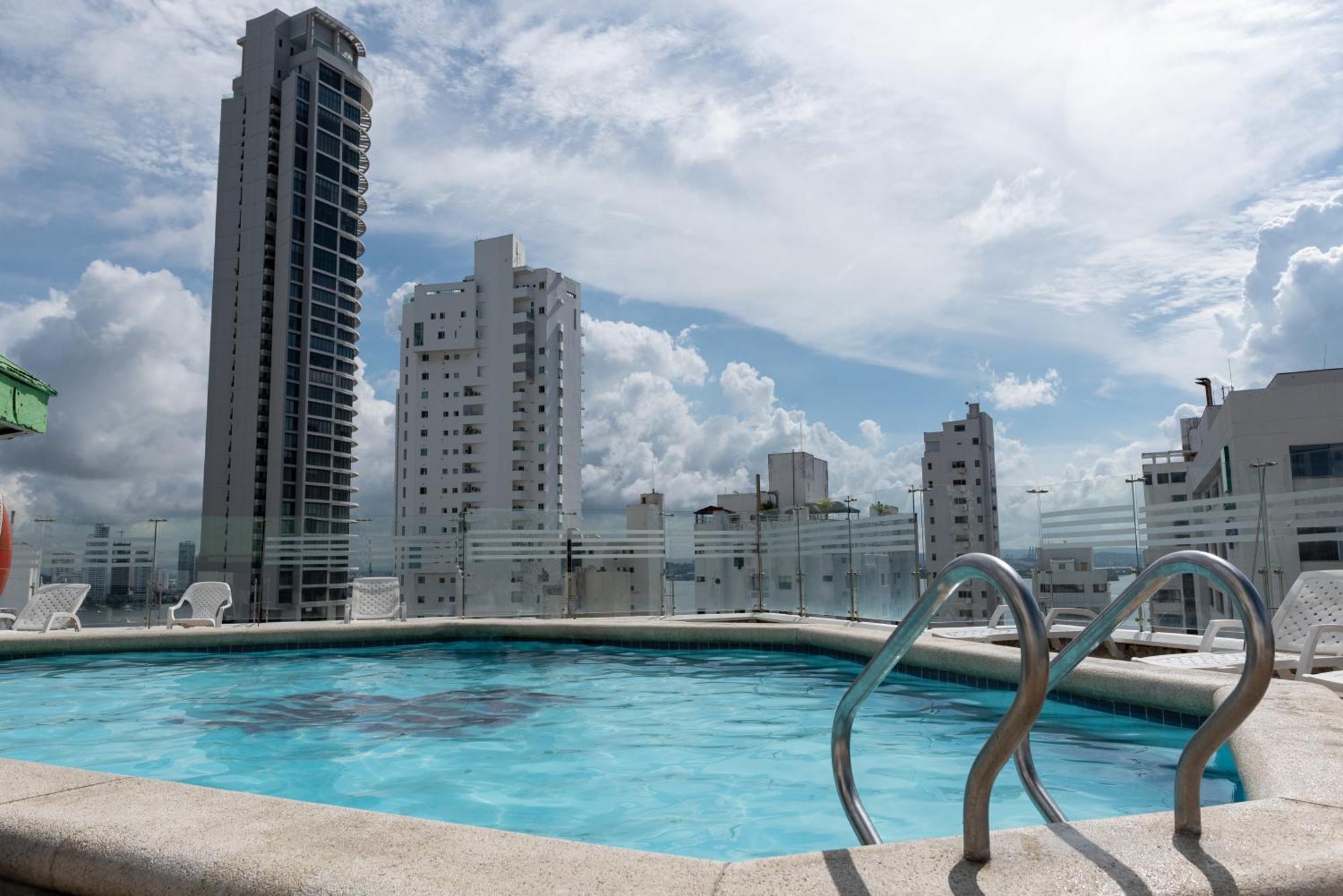 En Bocagrande - Piscina, Jacuzzi Y Mar Cartagena