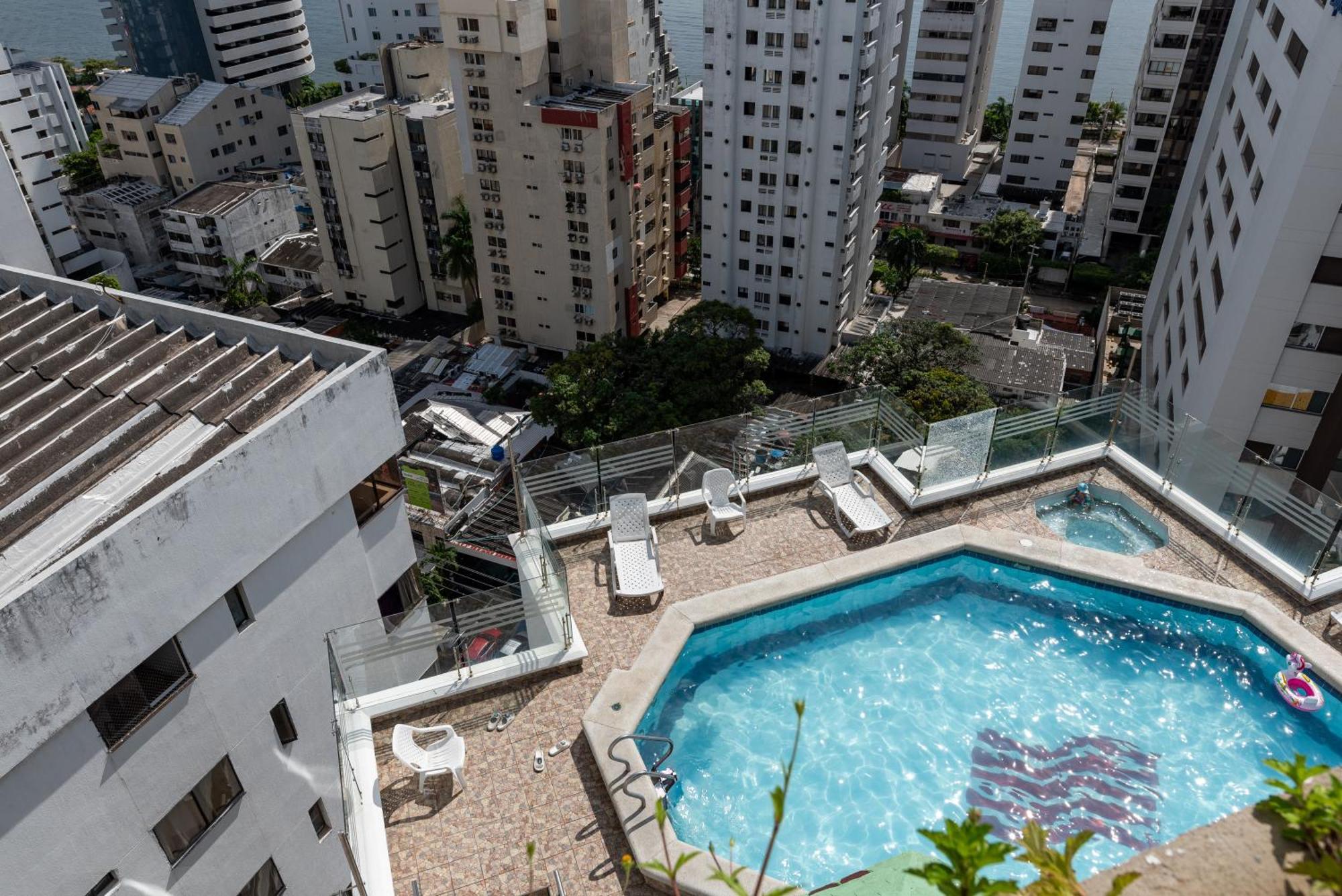 En Bocagrande - Piscina, Jacuzzi Y Mar