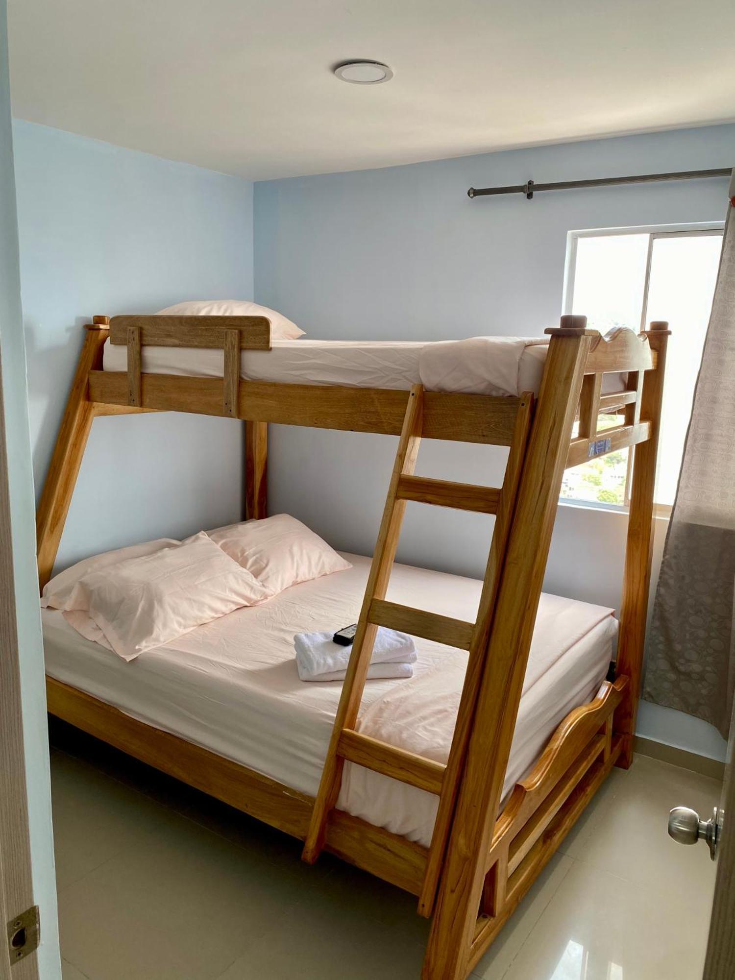 En Cartagena, Entero Y Amueblado Apartamento *