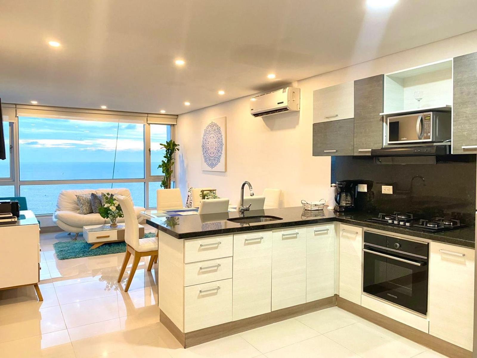 Beachfront 3br W 360 Views Apartamento