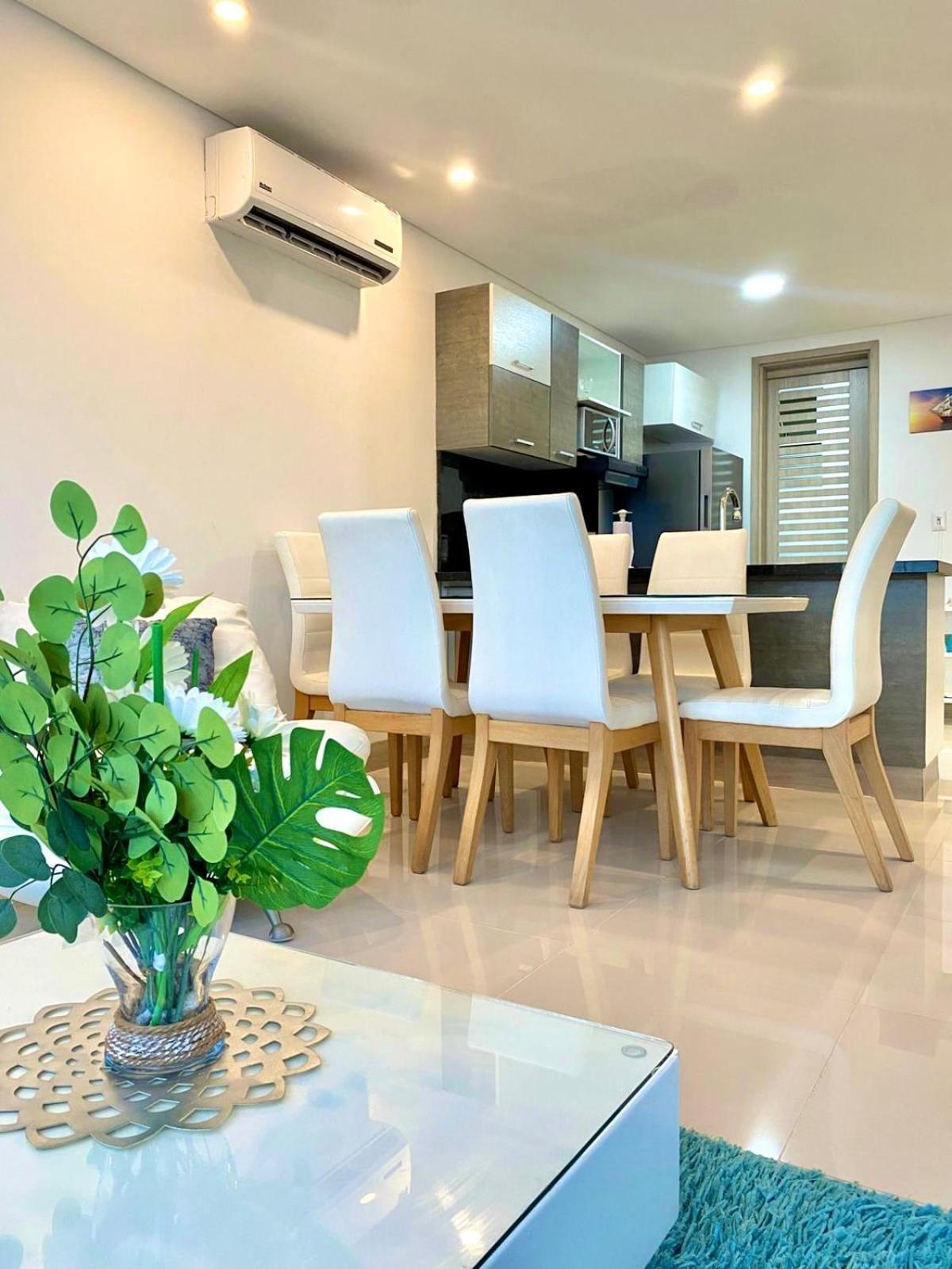 Apartamento Beachfront 3br W 360 Views