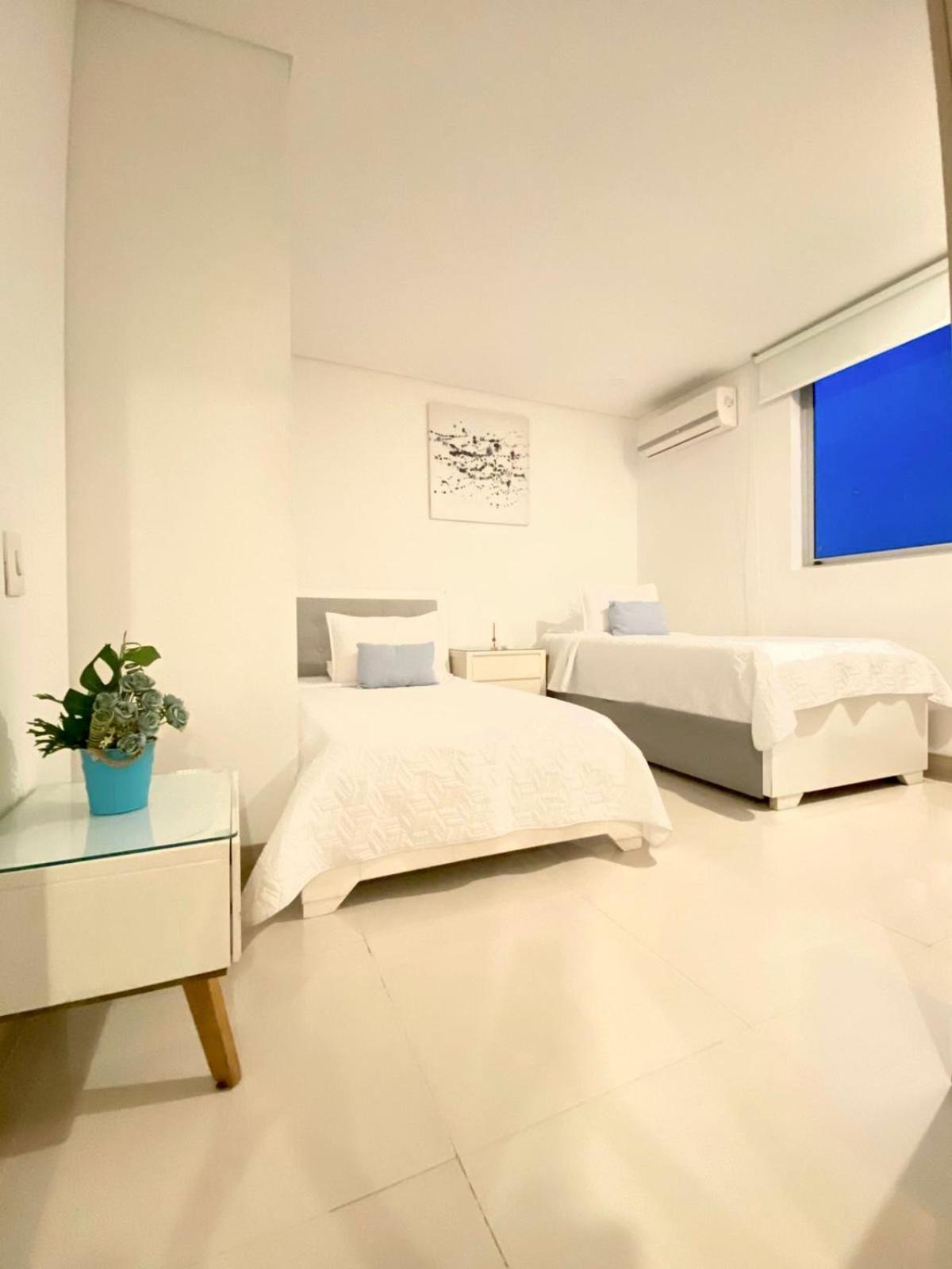 Beachfront 3br W 360 Views Apartment *