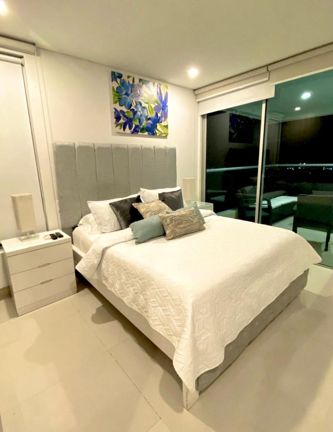 Beachfront 3br W 360 Views Cartagena