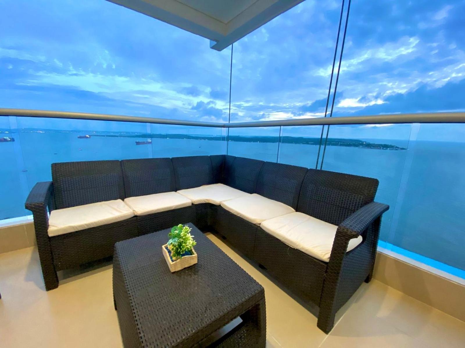 Apartamento Beachfront 3br W 360 Views Cartagena