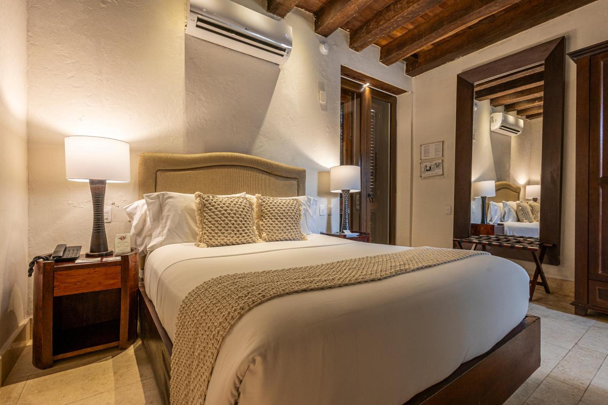 Ananda Boutique - Cosmos Cartagena