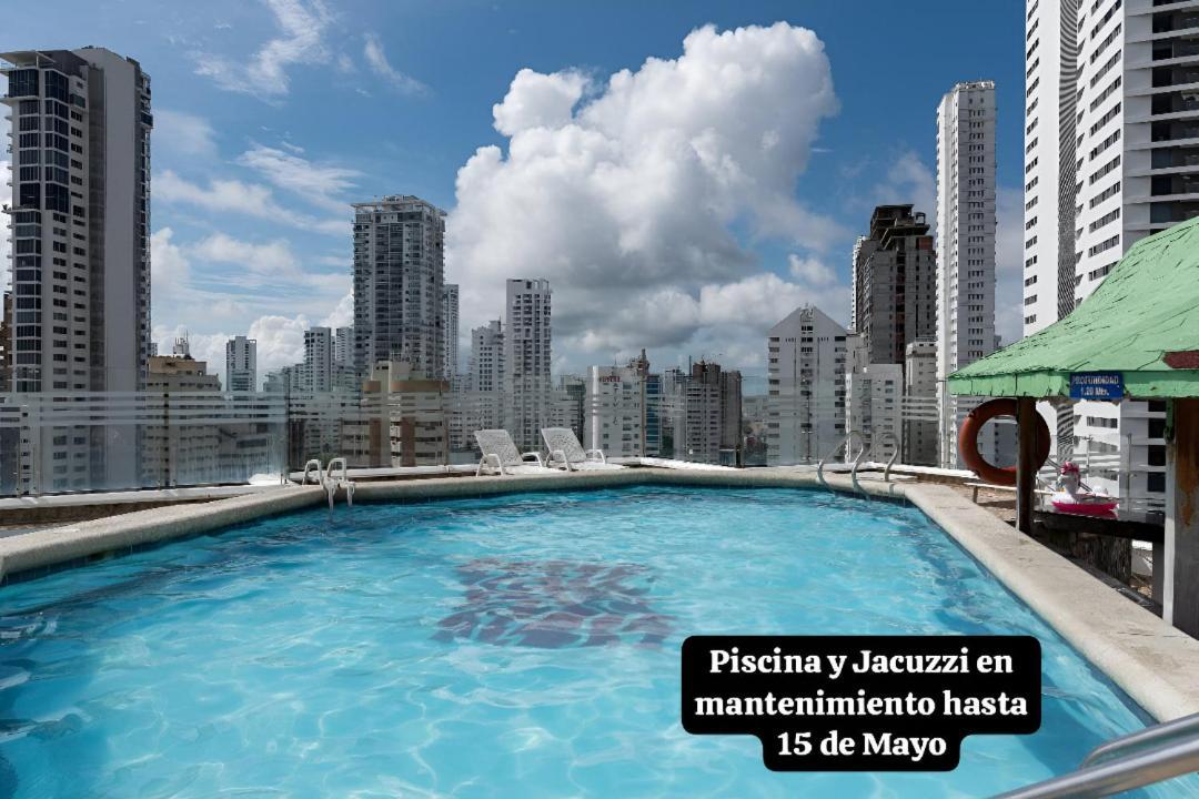 En Bocagrande - Piscina, Jacuzzi Y Mar