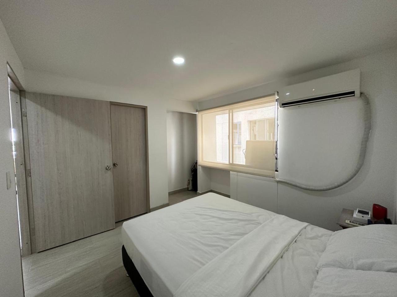 Apartamento Moderno Con Piscina En El Laguito