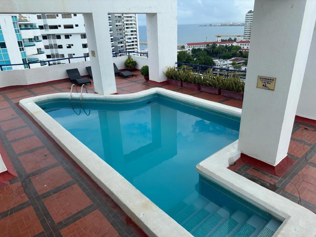 Moderno Con Piscina En El Laguito Cartagena