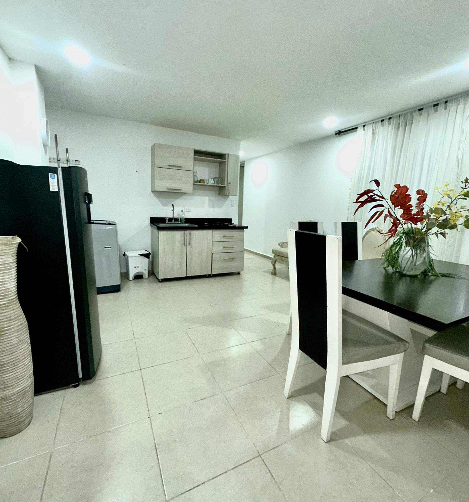 Amoblado En Cartagena, Cerca Al Aeropuerto Y Al Centro Historico Apartamento *