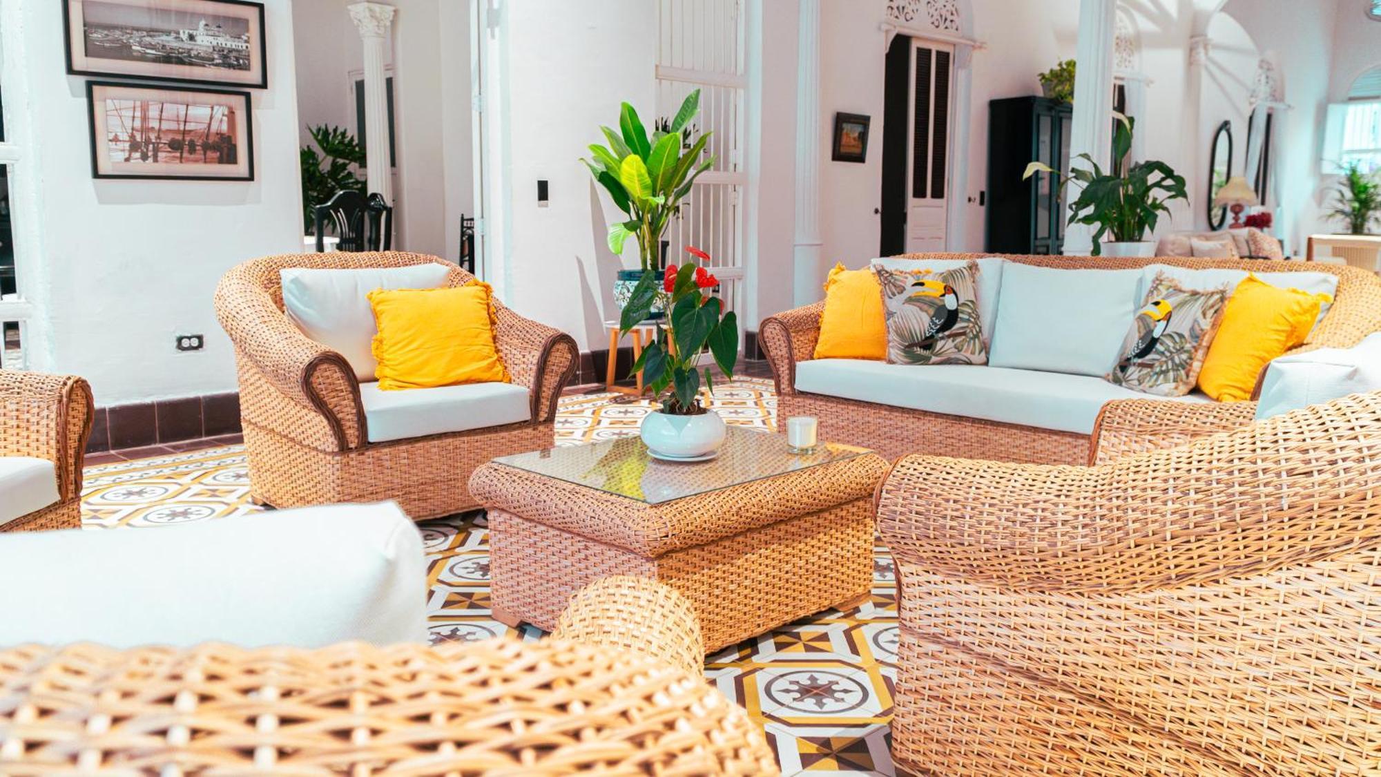 Villa Casa Niza - Colonial House