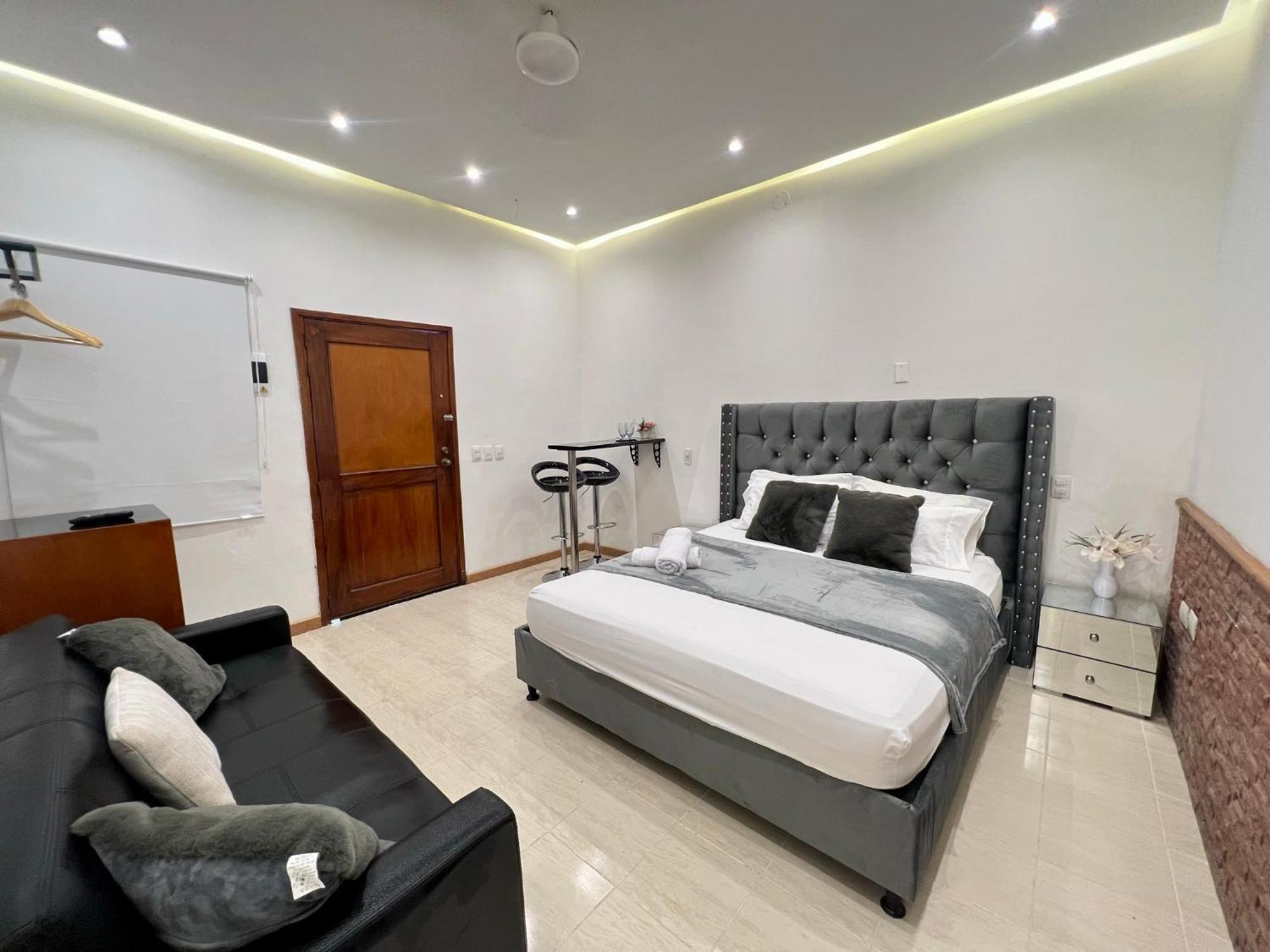 Pensión Habitación En Barrio Pie De La Popa