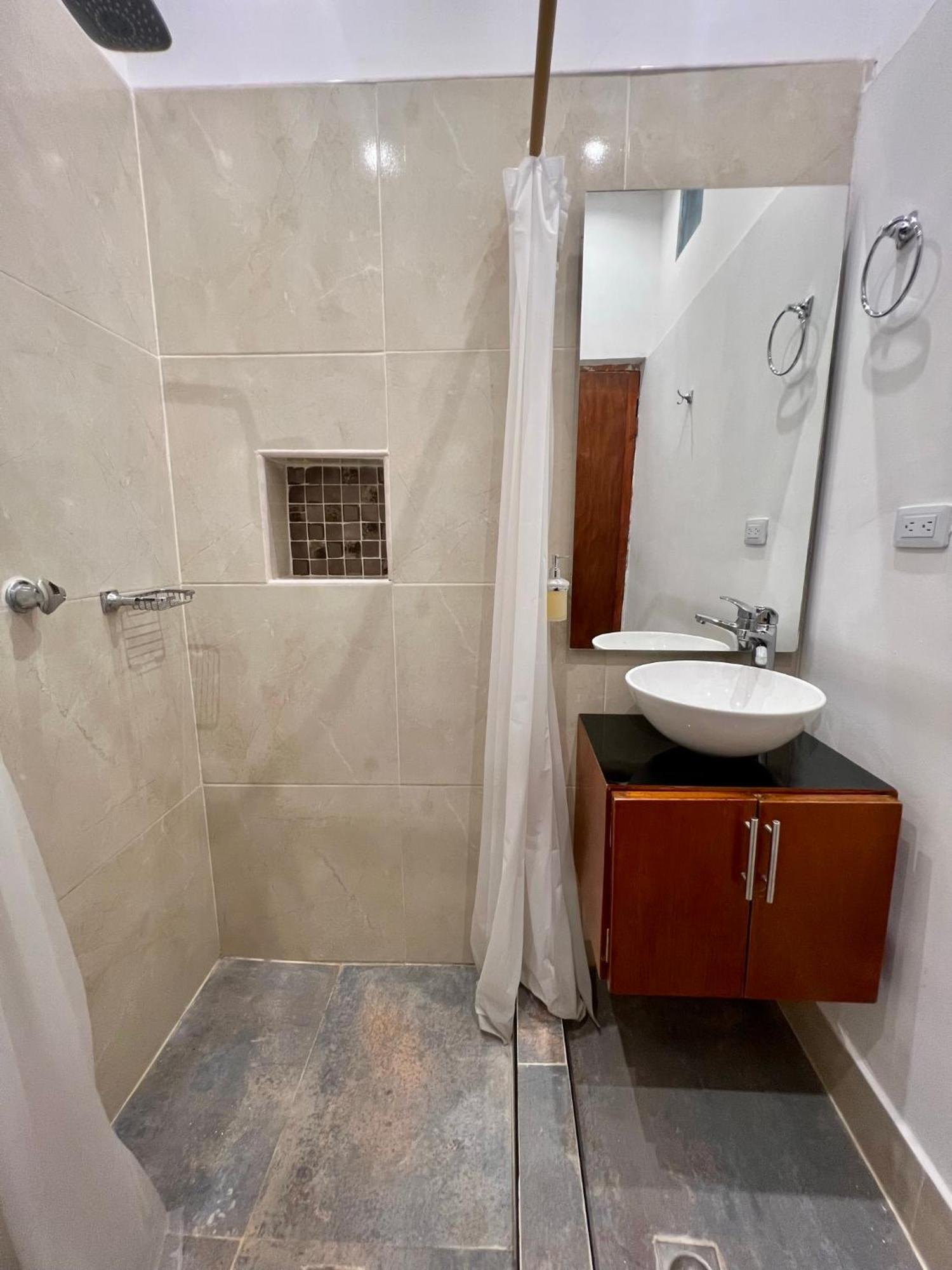 Pensión Habitación En Barrio Pie De La Popa Cartagena