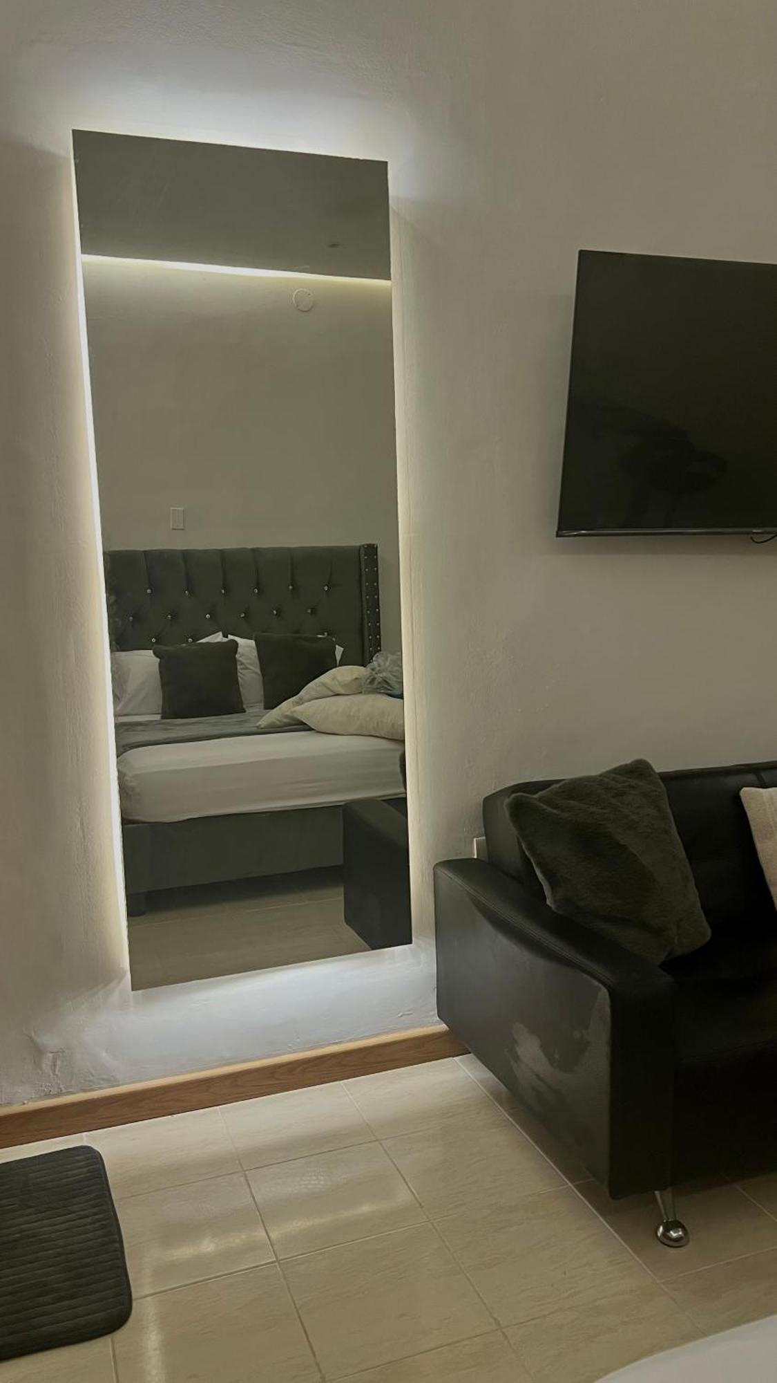 Habitación En Barrio Pie De La Popa Pensión