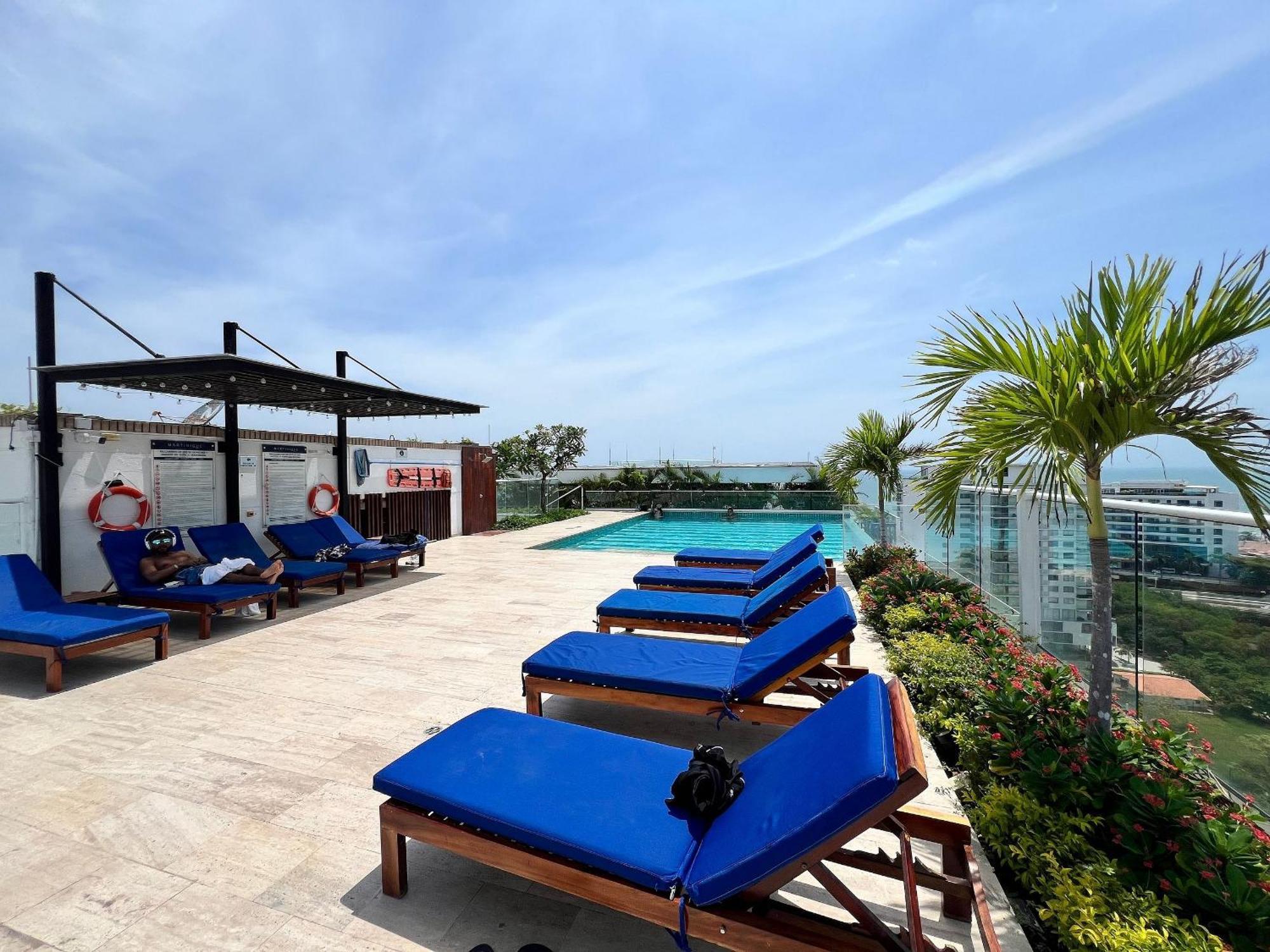 2 Dormitorios. Jacuzzi Y Vista Mar *