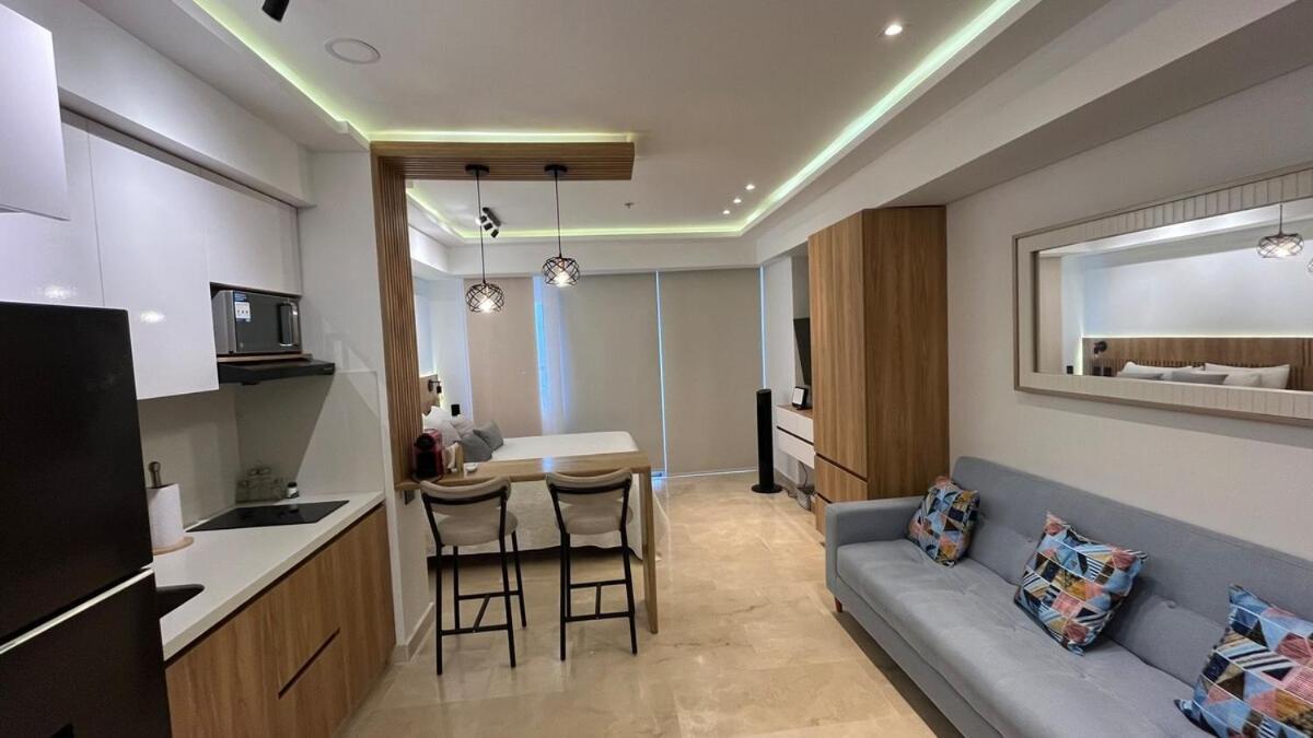 Luxury With A Location And Pool